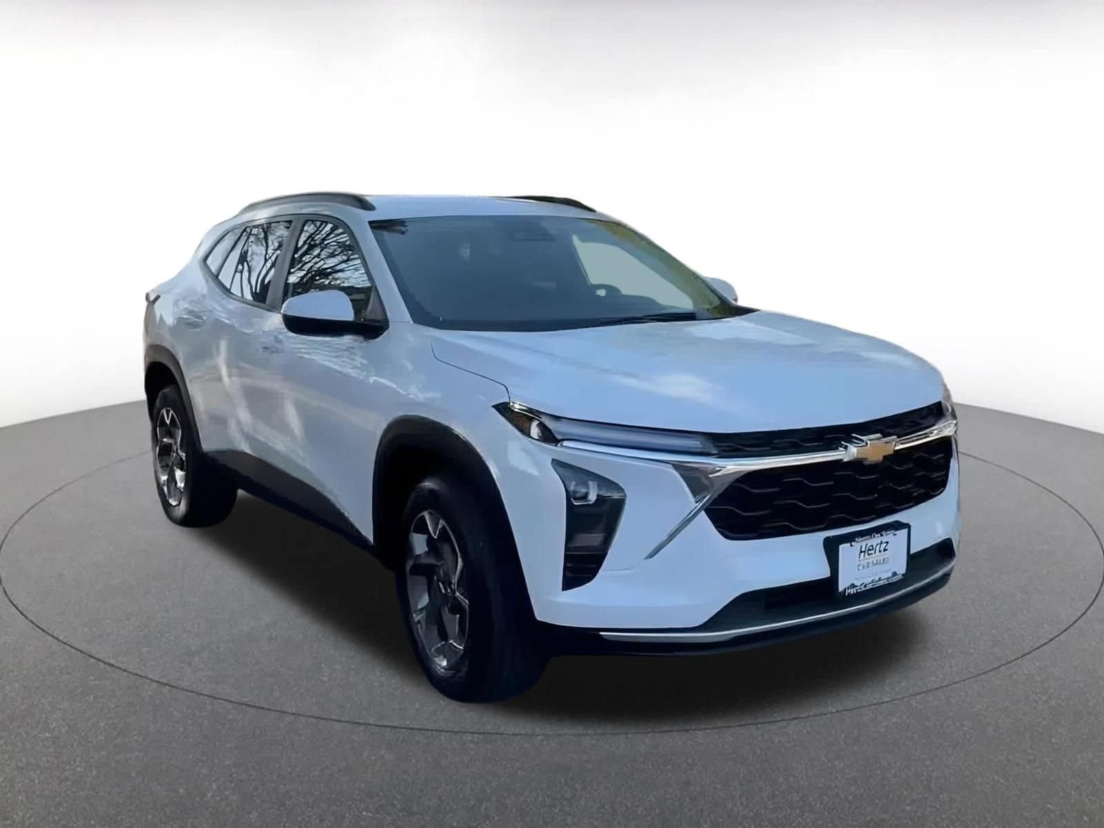 Thumbnail: 2025 Chevrolet Trax - 3