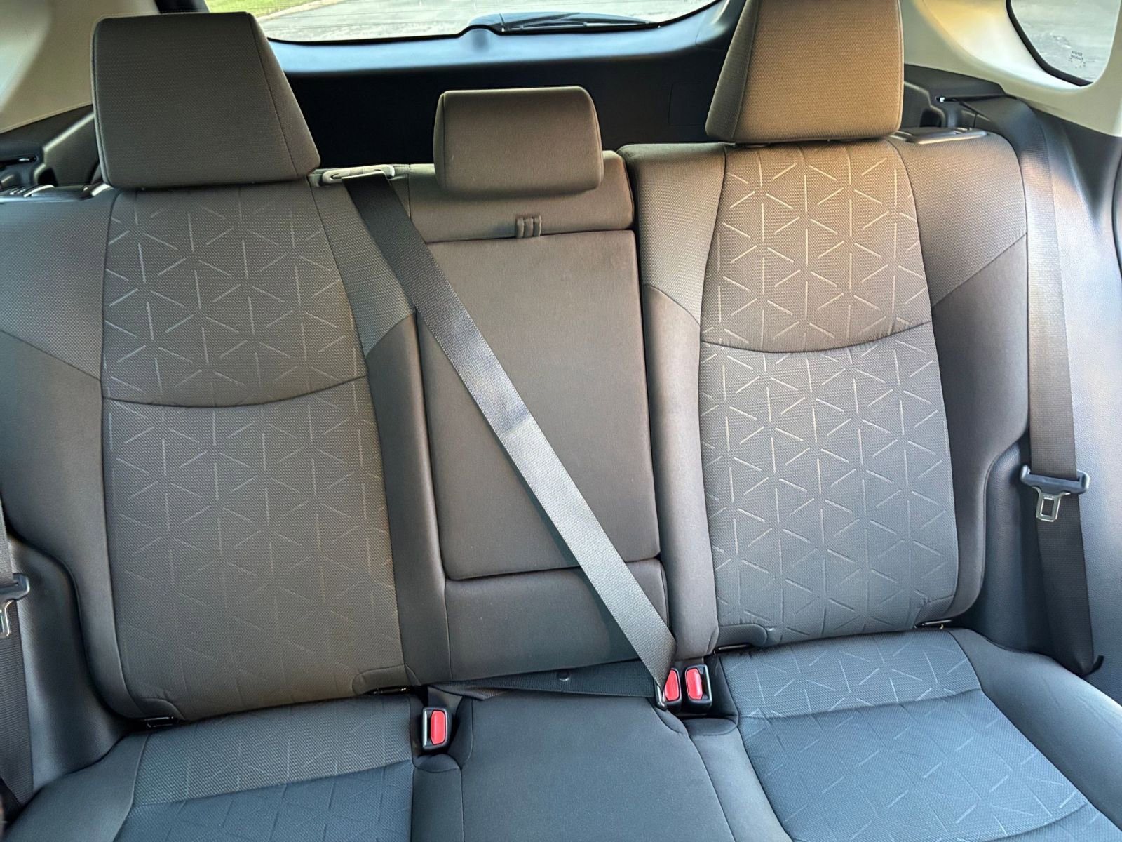 Thumbnail: 2025 Toyota RAV4 - 32