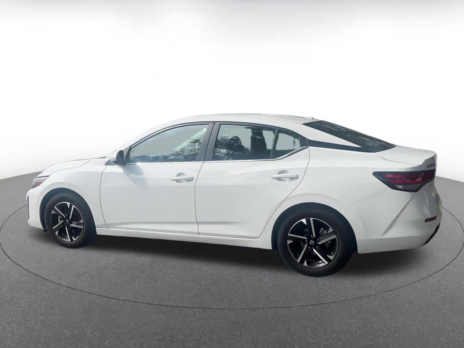 Thumbnail: 2025 Nissan Sentra - 10
