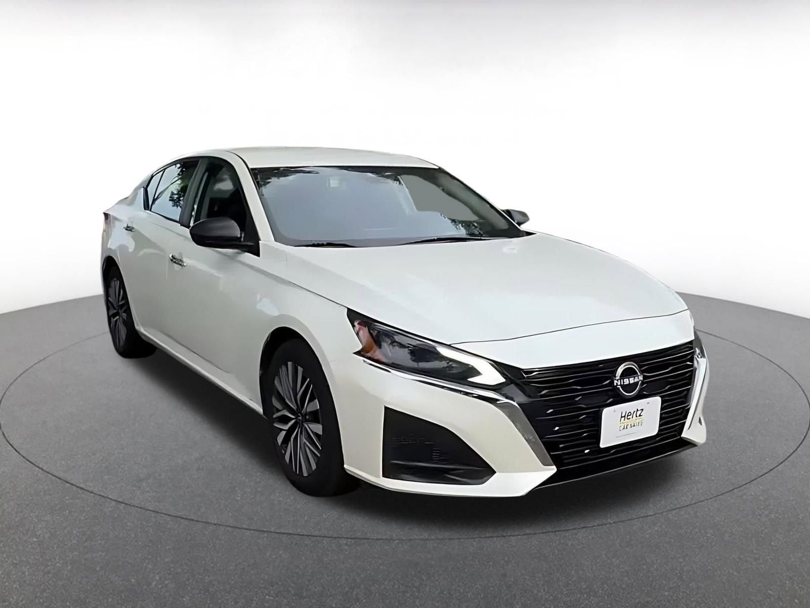 Thumbnail: 2025 Nissan Altima - 3