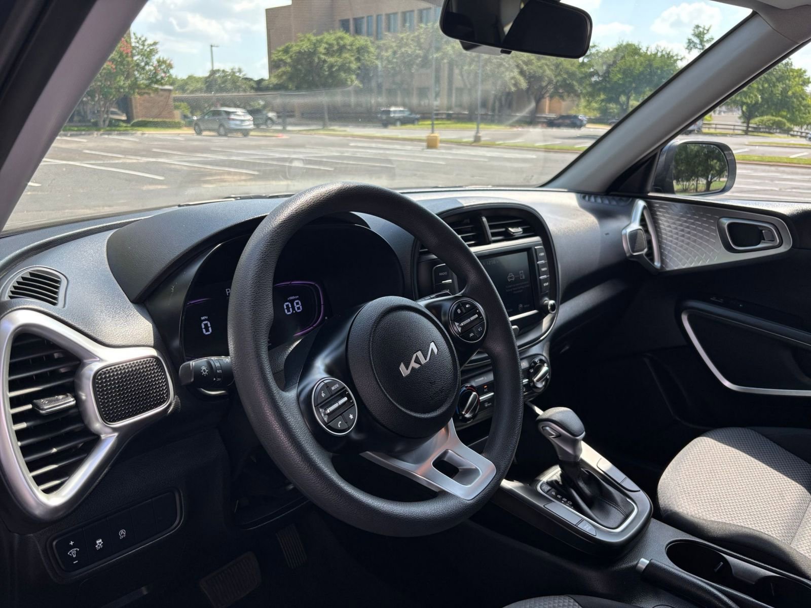 2024 Kia Soul LX 32