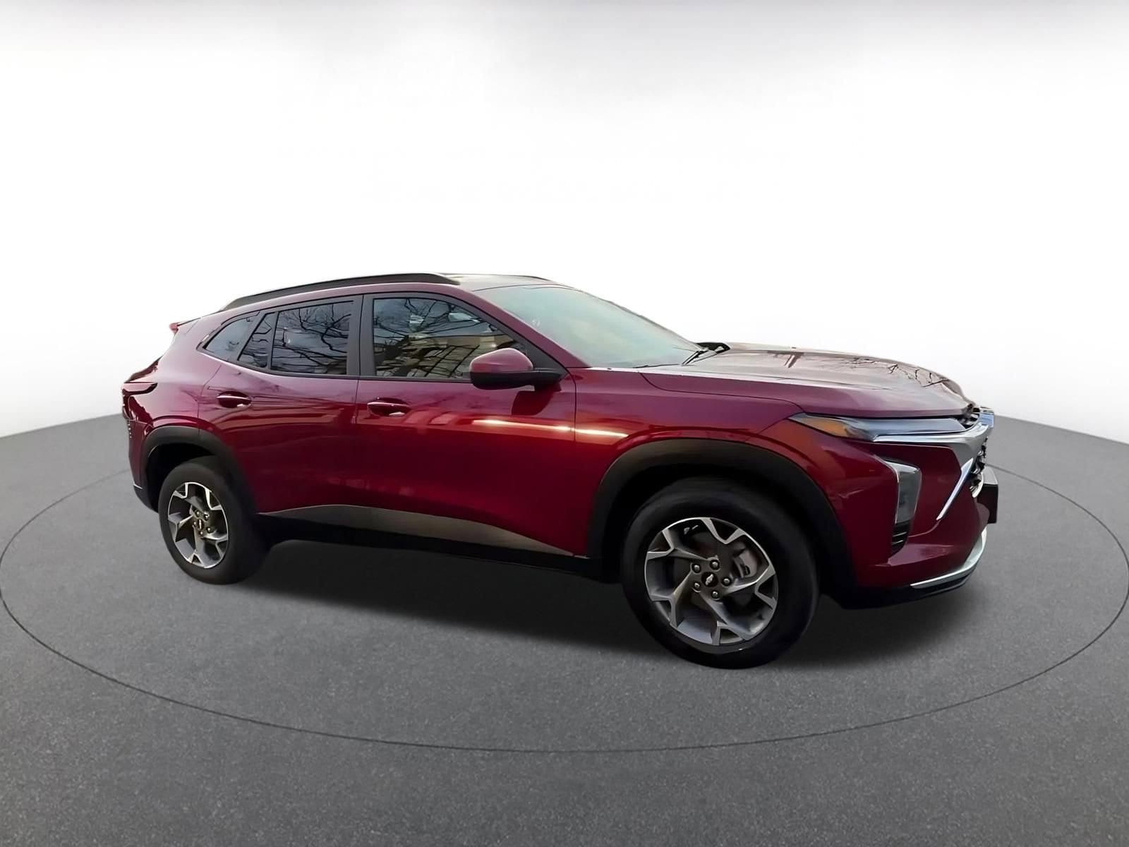 Thumbnail: 2025 Chevrolet Trax - 2