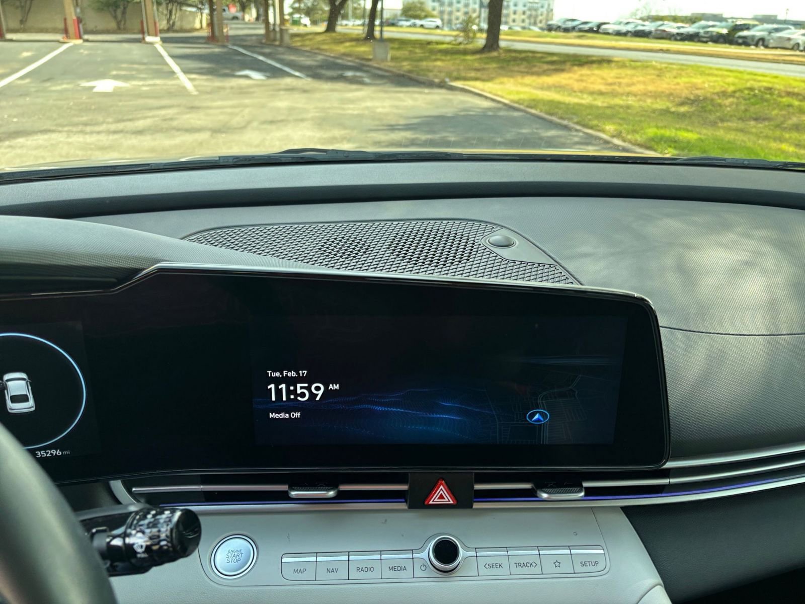 Thumbnail: 2025 Hyundai Elantra - 17