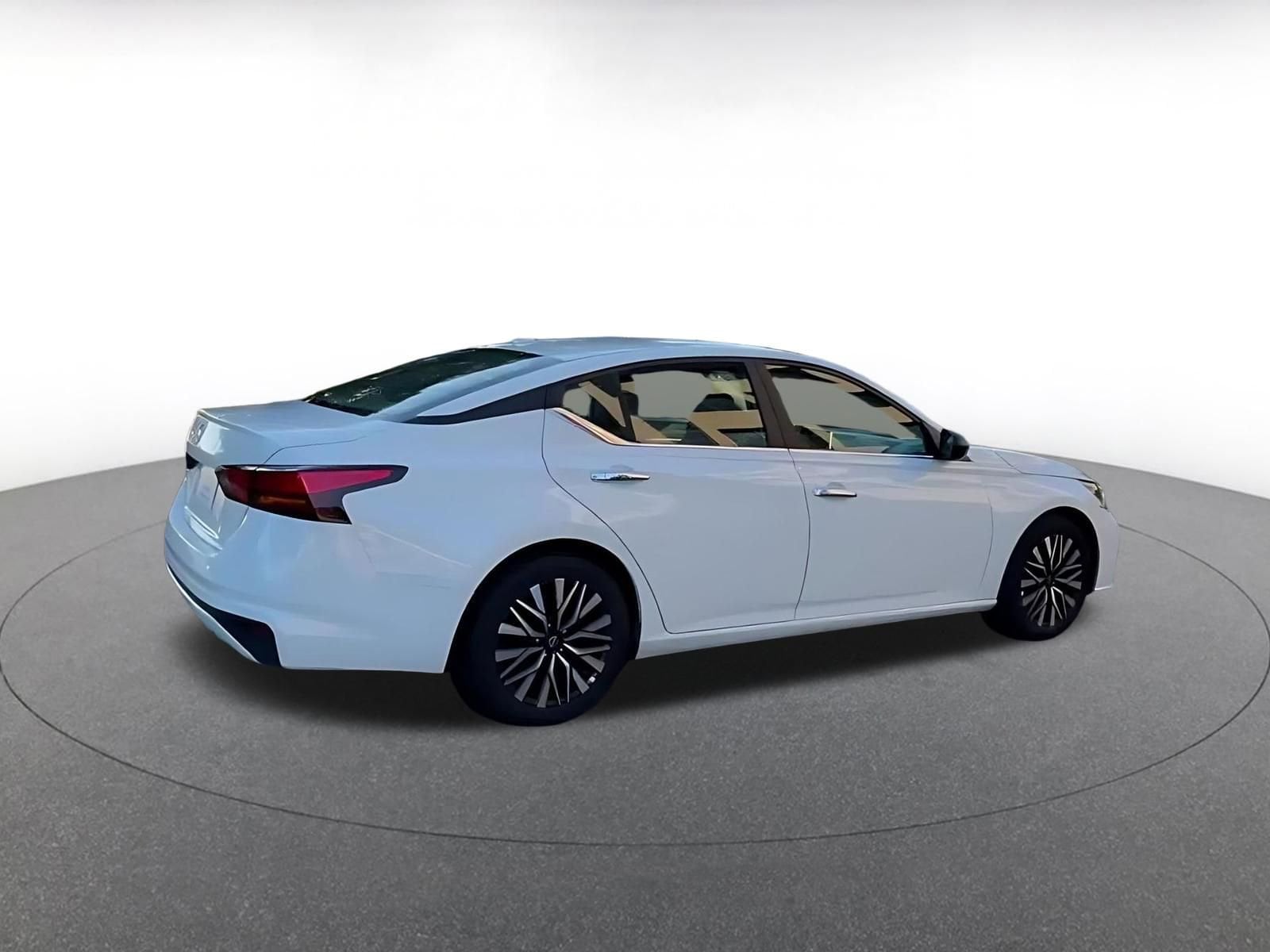Thumbnail: 2025 Nissan Altima - 13