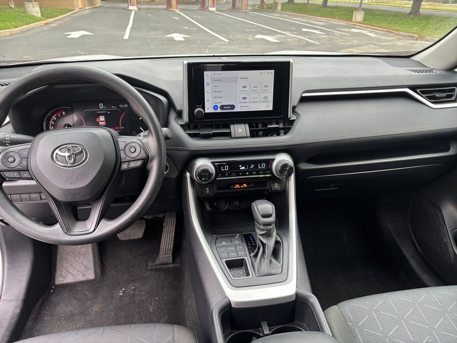 Thumbnail: 2025 Toyota RAV4 - 27