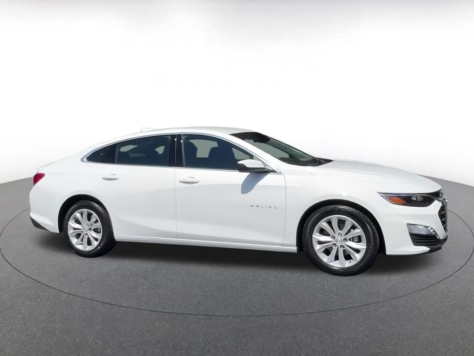 Thumbnail: 2024 Chevrolet Malibu - 7