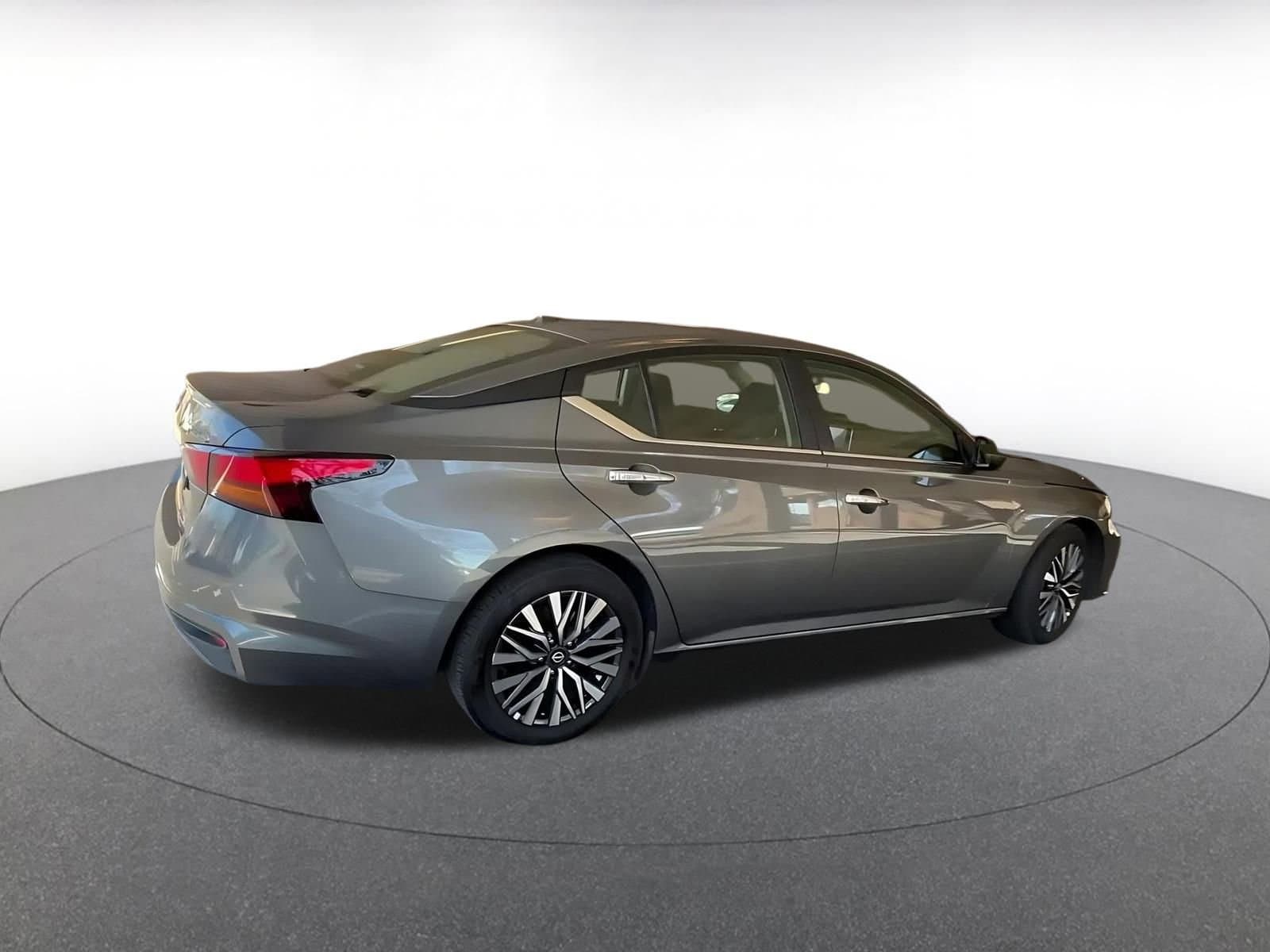 Thumbnail: 2025 Nissan Altima - 15