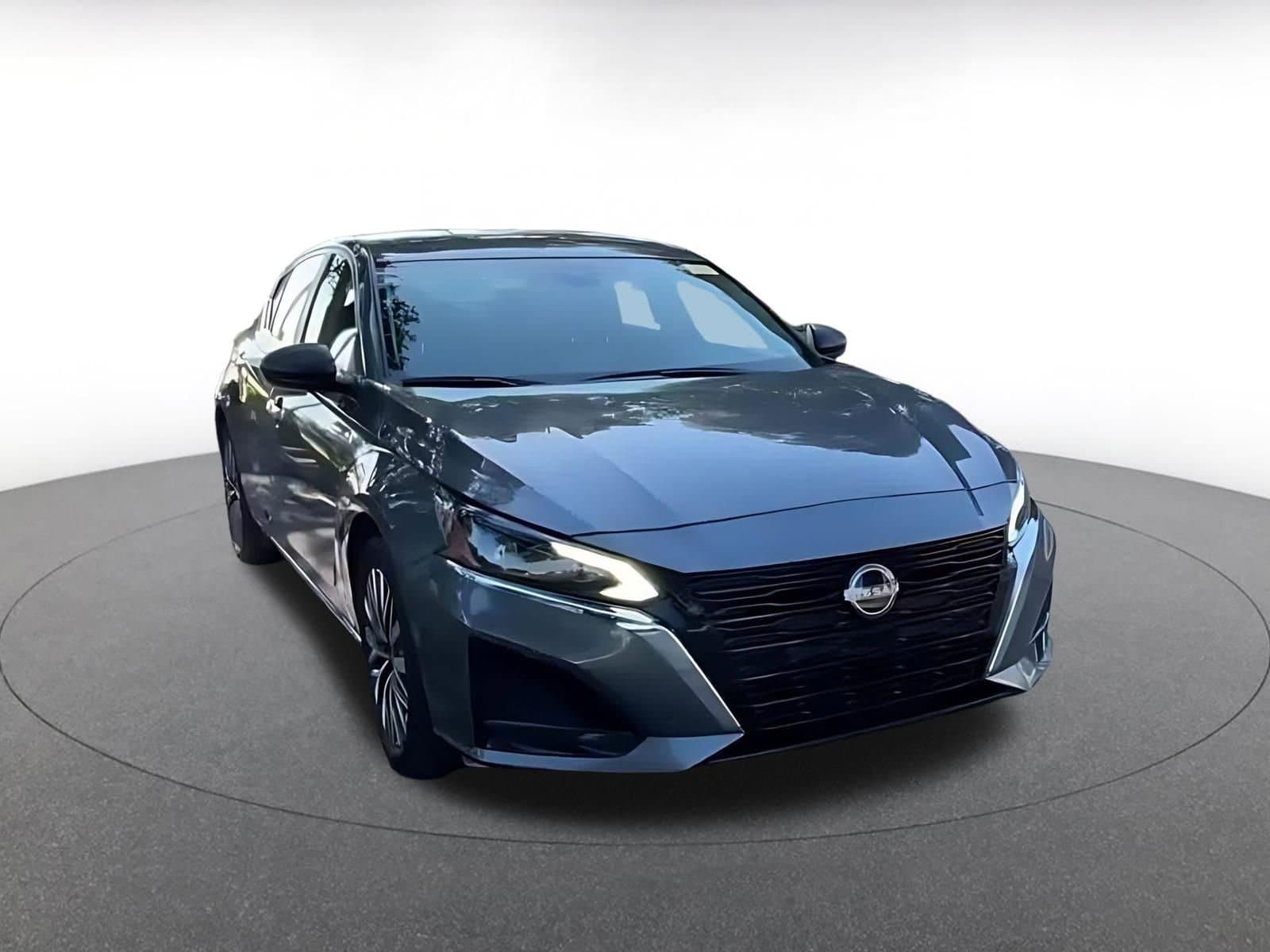 Thumbnail: 2025 Nissan Altima - 3