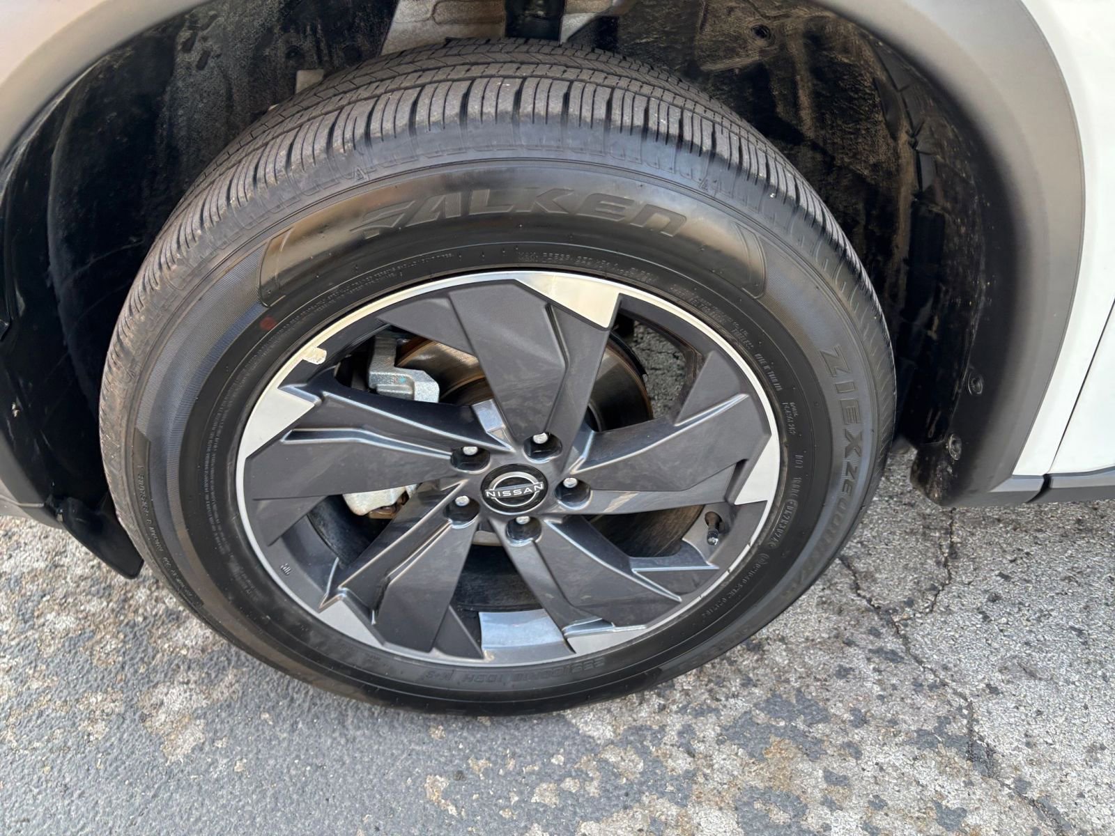 Thumbnail: 2025 Nissan Rogue - 25