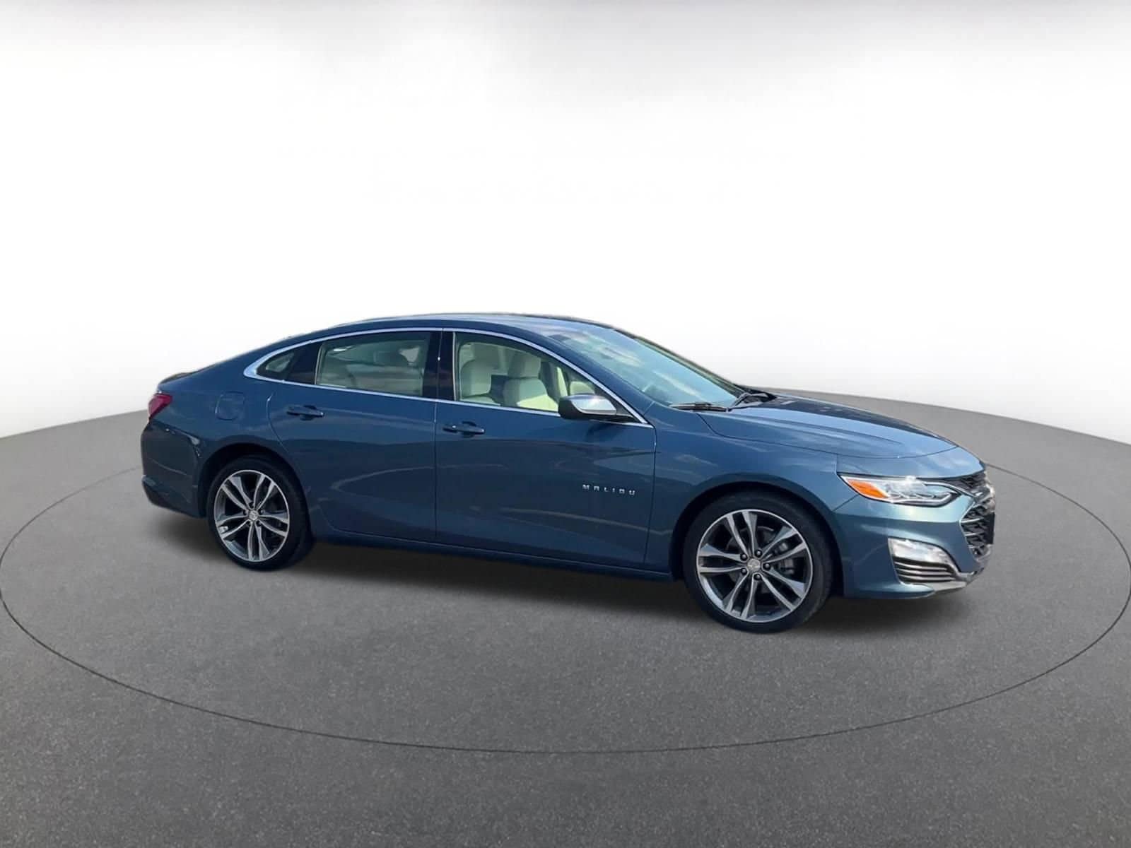 Thumbnail: 2024 Chevrolet Malibu - 1