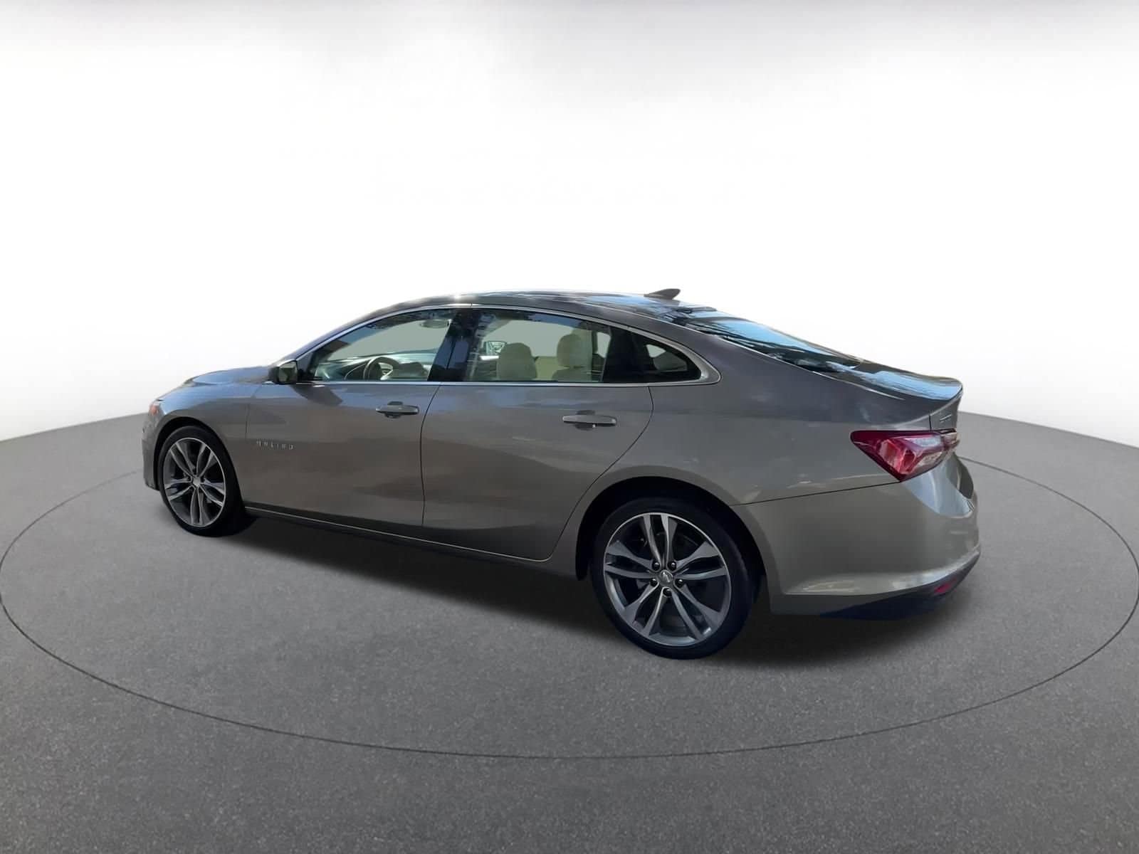 Thumbnail: 2024 Chevrolet Malibu - 10