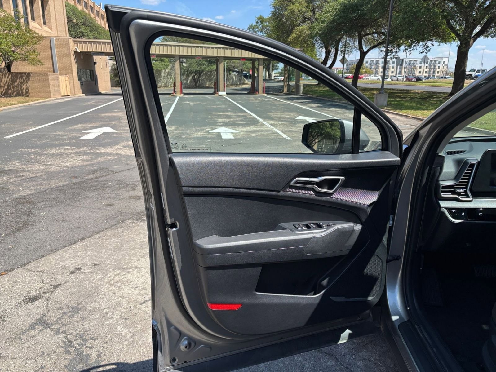 Thumbnail: 2025 Kia Sportage - 18
