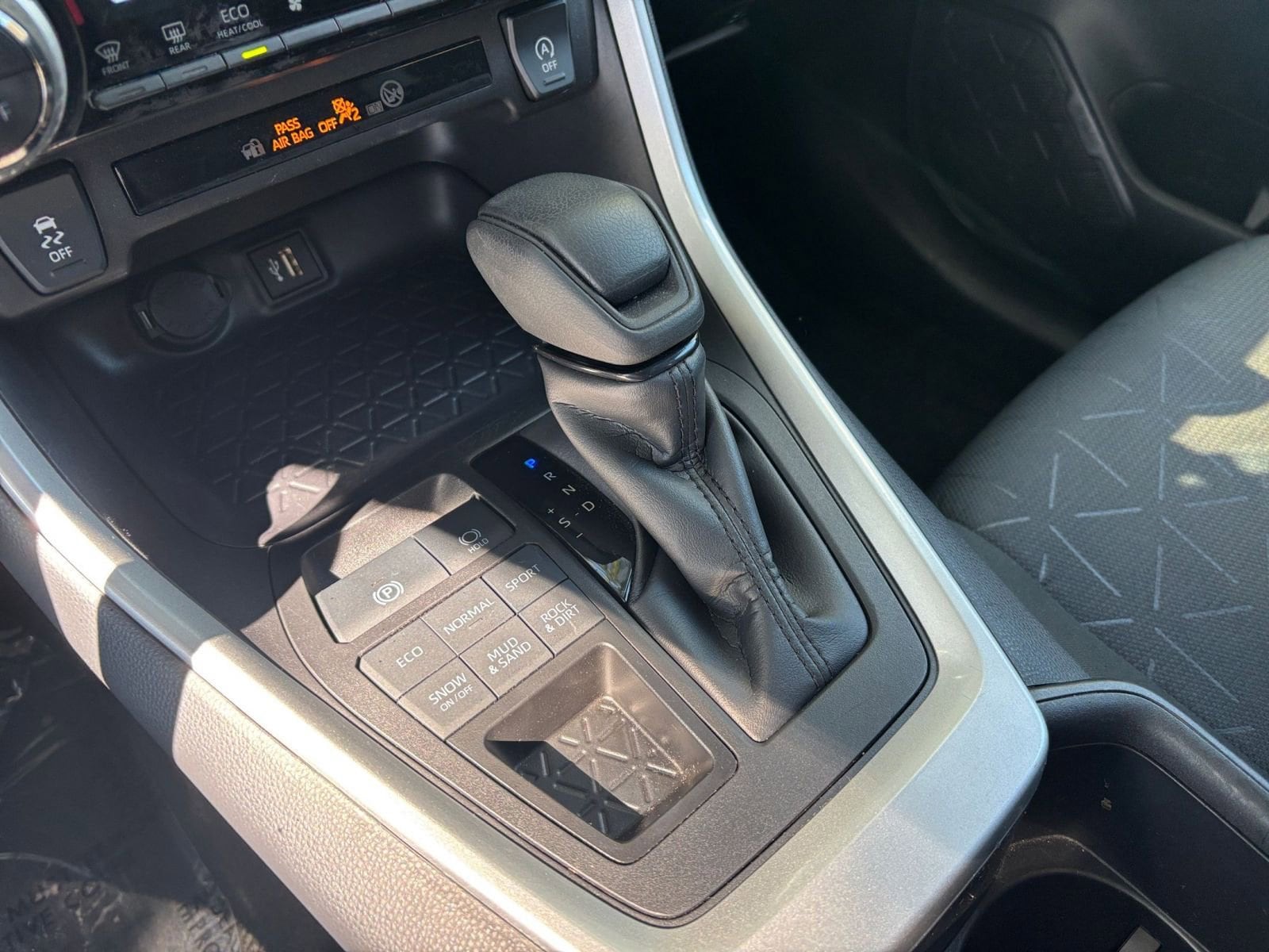 Thumbnail: 2025 Toyota RAV4 - 35