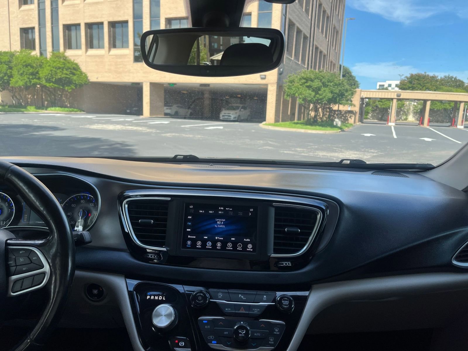 Thumbnail: 2020 Chrysler Pacifica - 27
