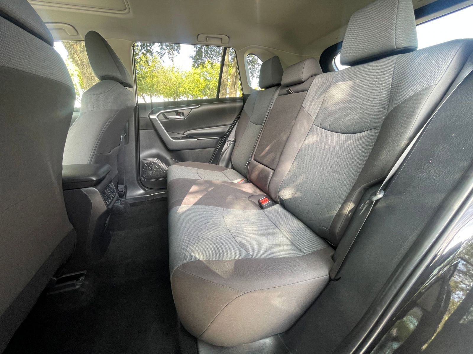 Thumbnail: 2025 Toyota RAV4 - 25