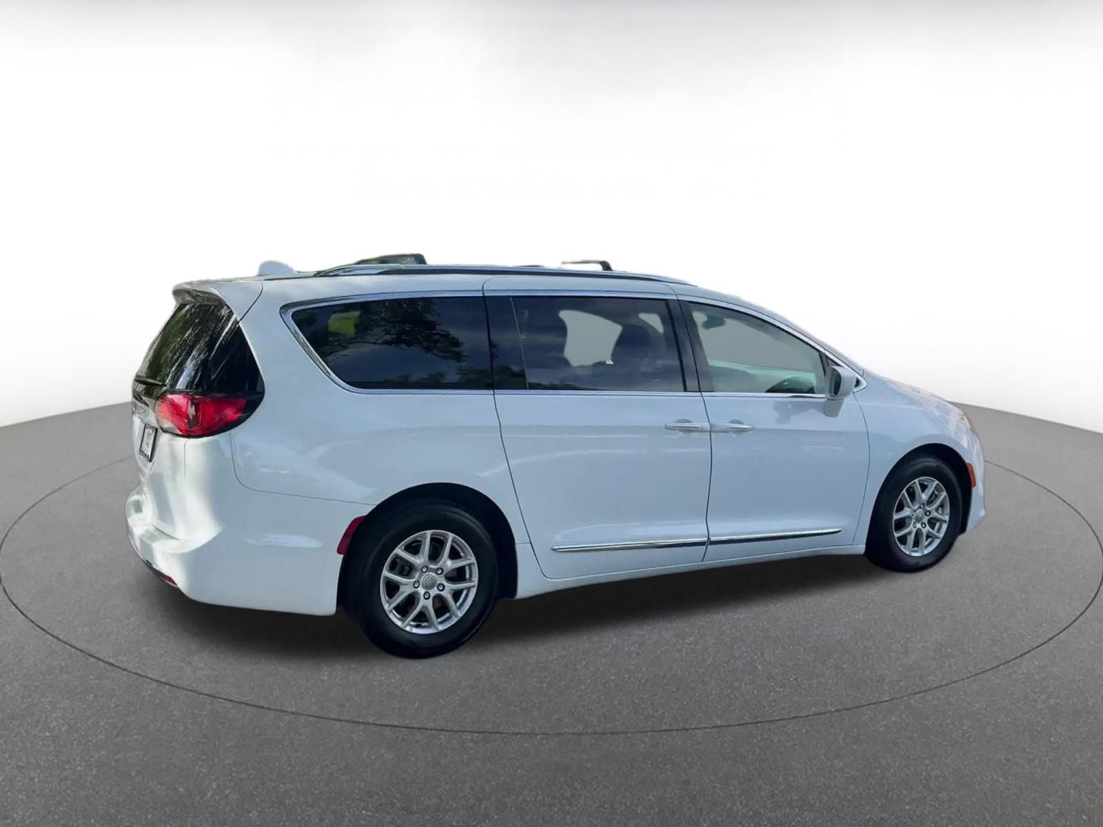 Thumbnail: 2020 Chrysler Pacifica - 13