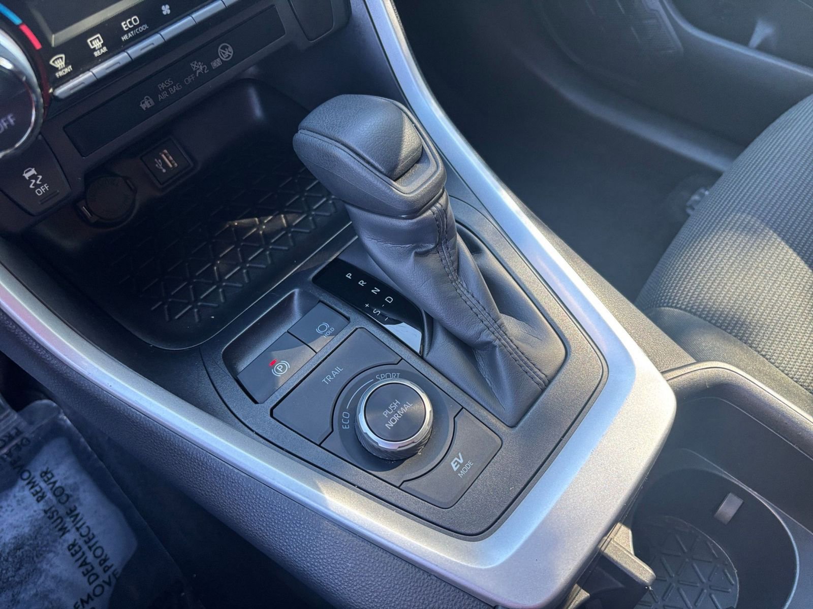 Thumbnail: 2025 Toyota RAV4 - 35