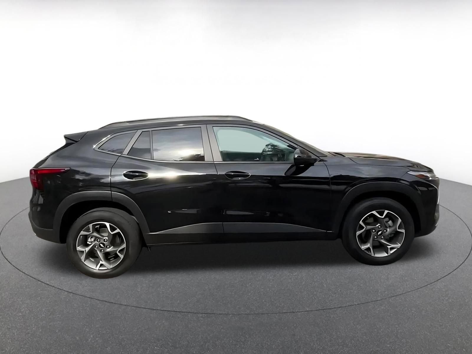 Thumbnail: 2025 Chevrolet Trax - 16