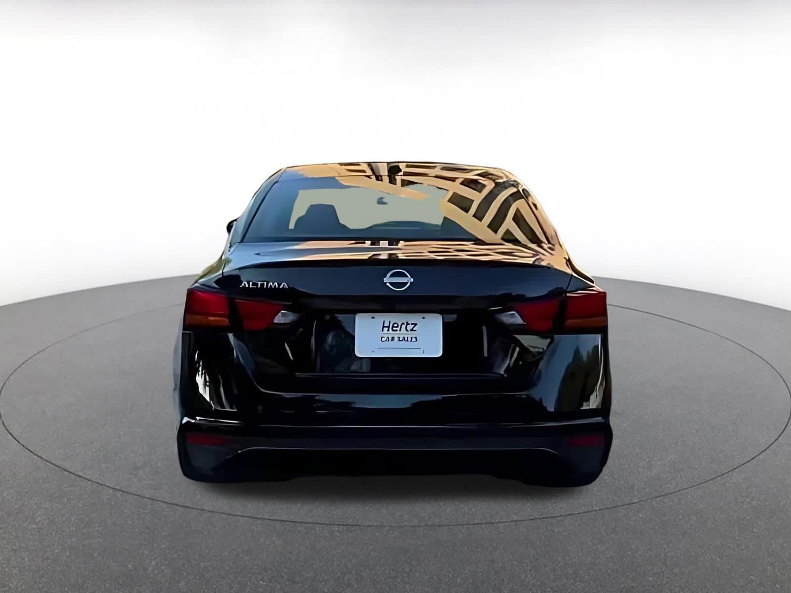 Thumbnail: 2025 Nissan Altima - 10