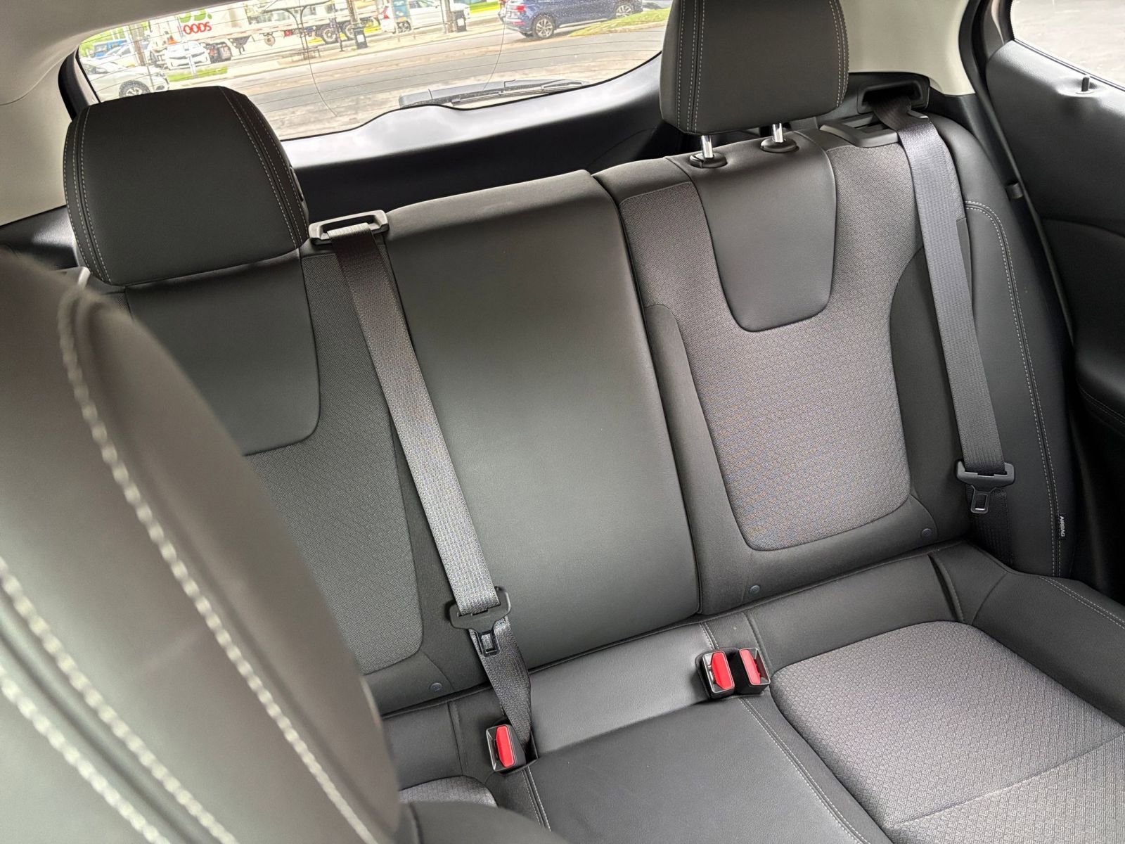 Thumbnail: 2025 Buick Encore GX - 32