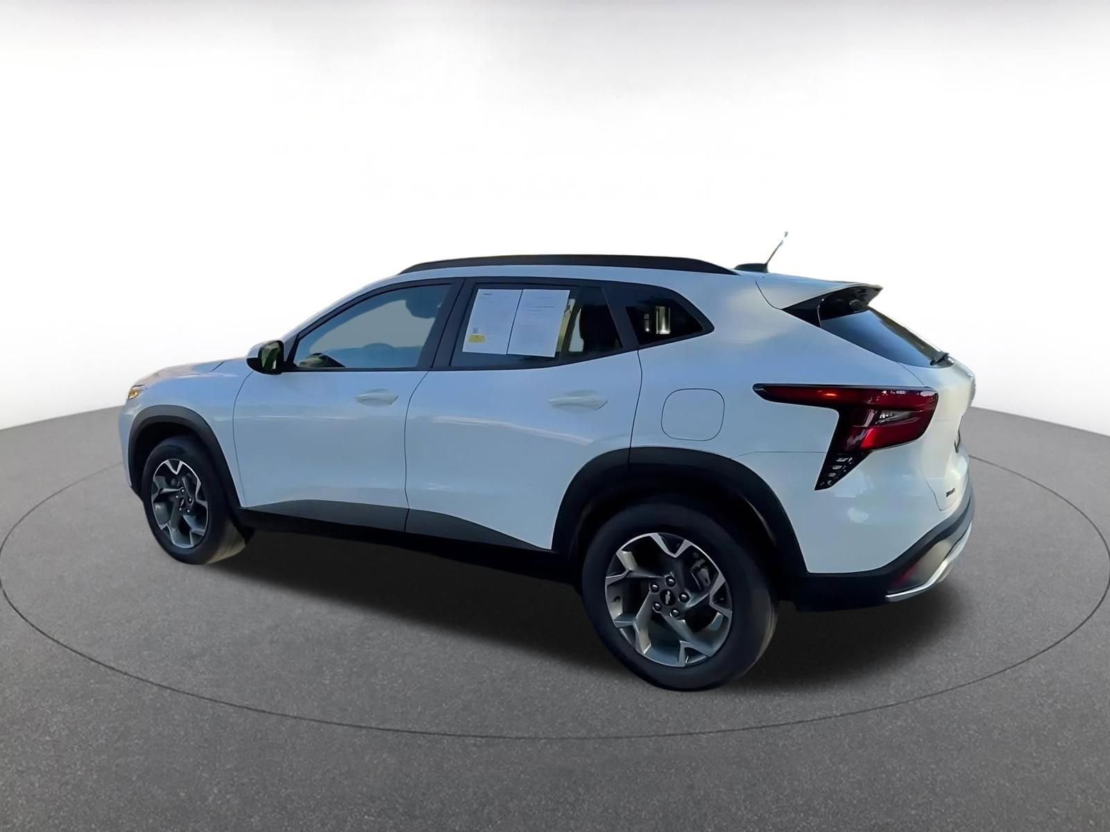 Thumbnail: 2025 Chevrolet Trax - 10