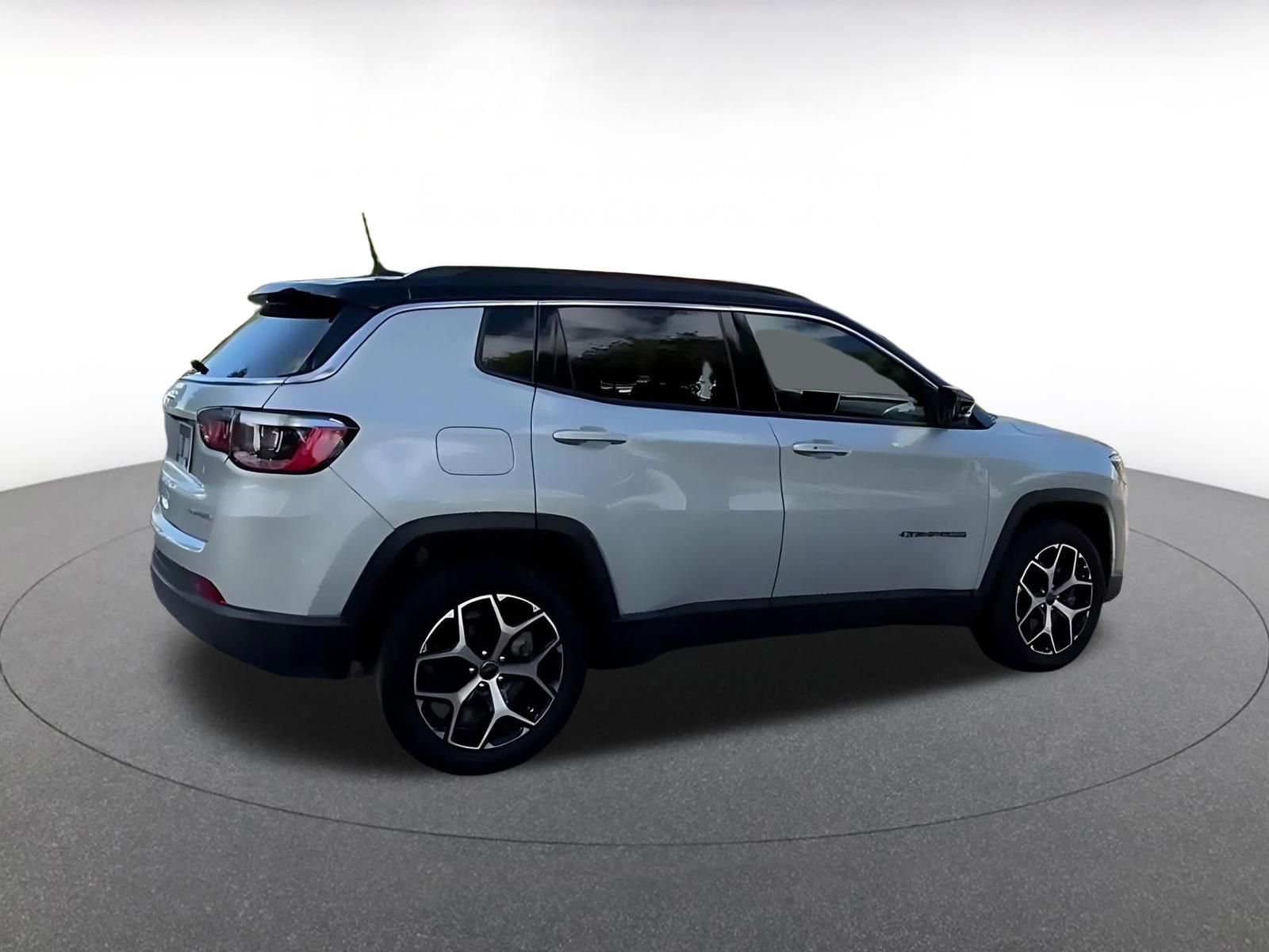 Thumbnail: 2025 Jeep Compass - 15
