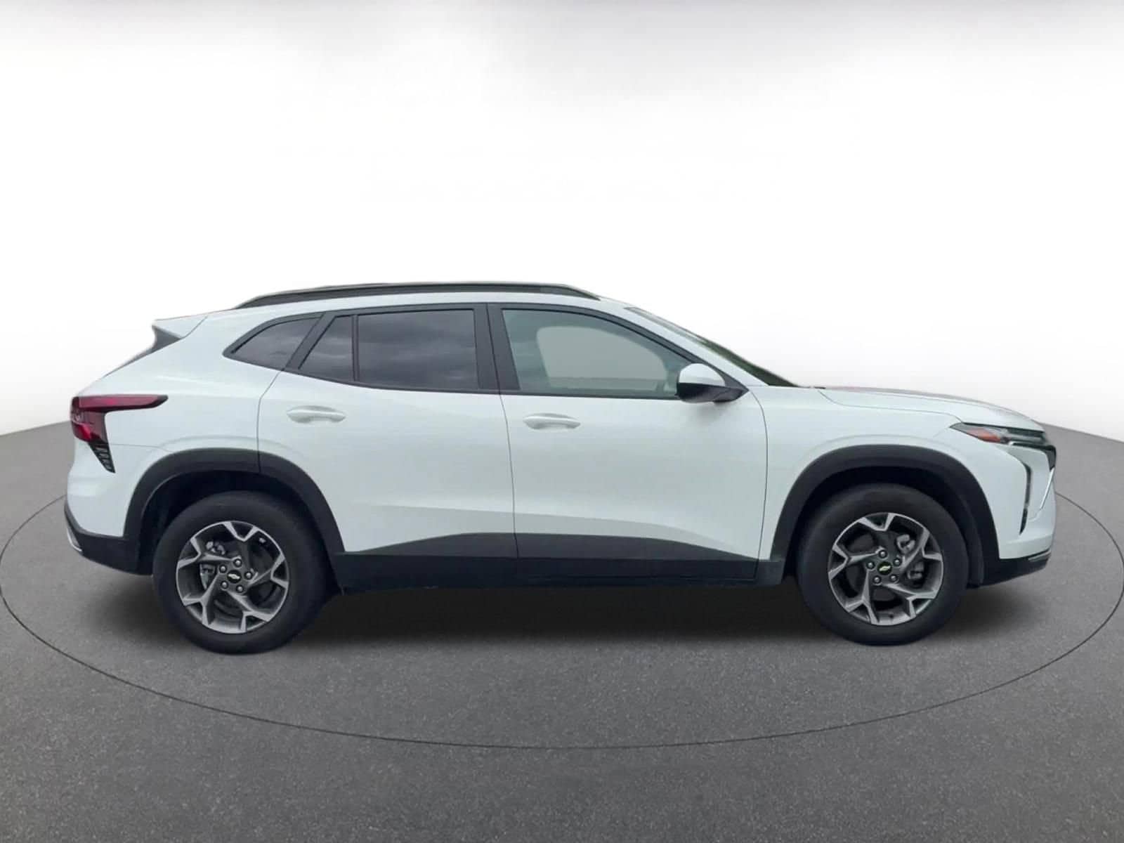 Thumbnail: 2025 Chevrolet Trax - 16