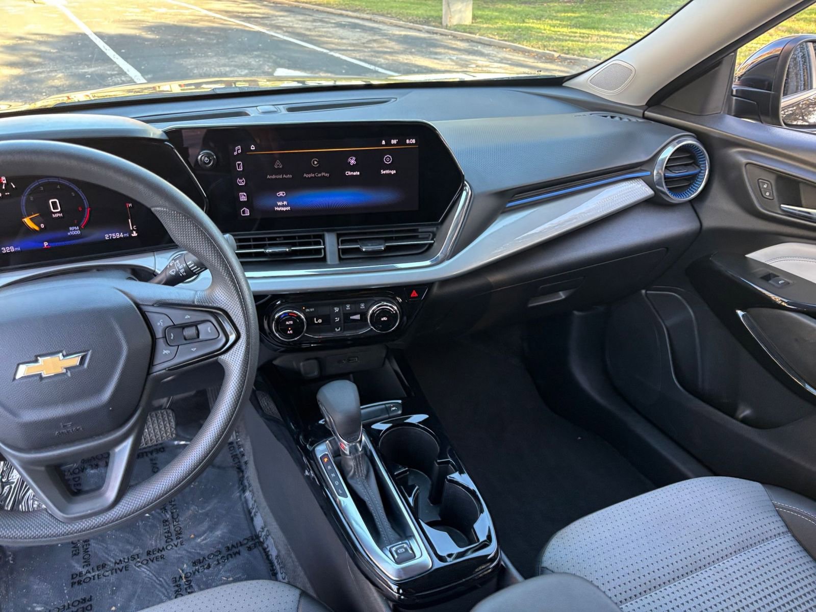 Thumbnail: 2025 Chevrolet Trax - 30