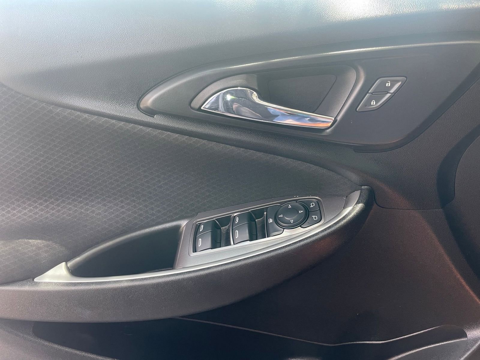 Thumbnail: 2023 Chevrolet Malibu - 20