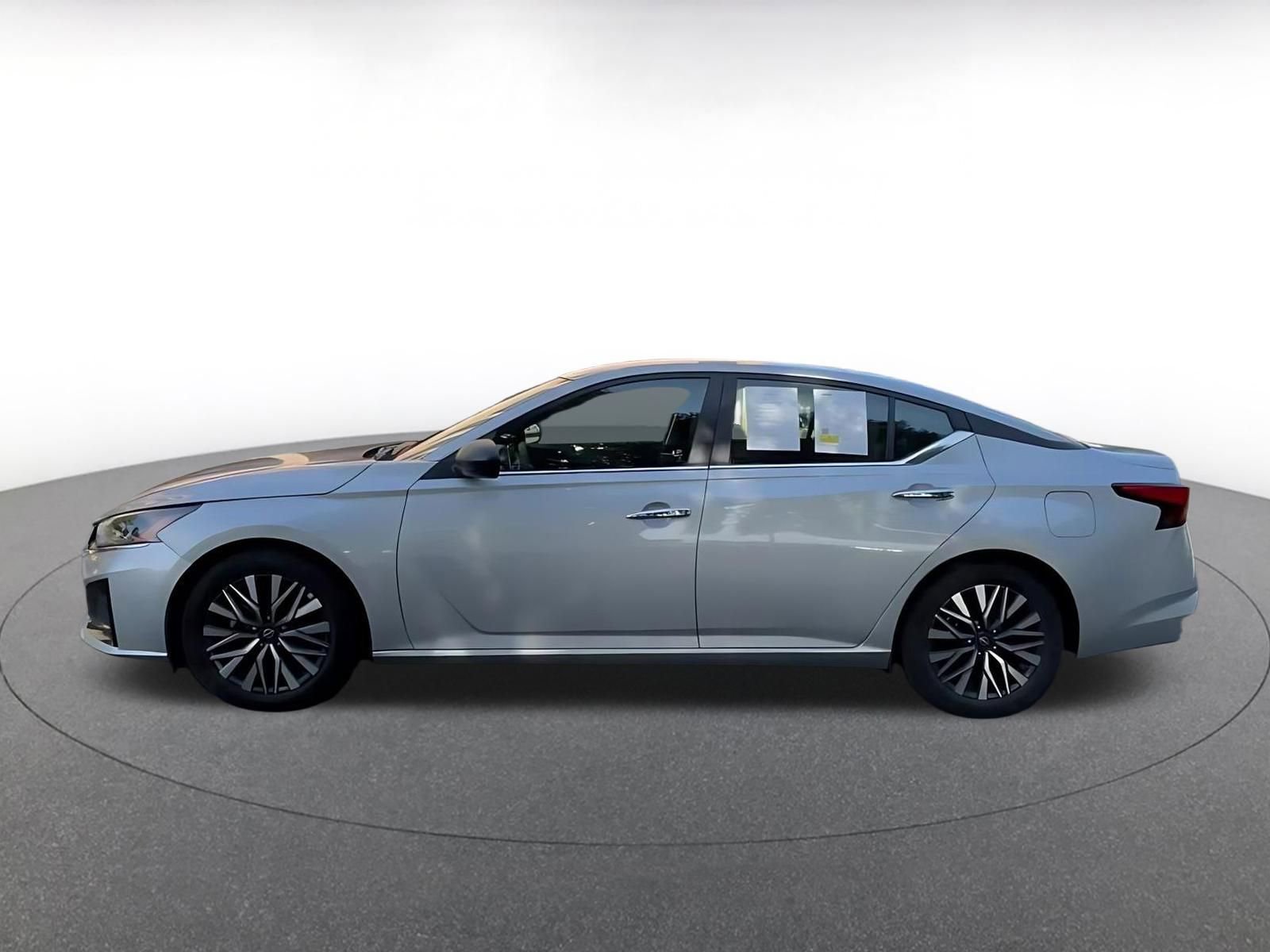 Thumbnail: 2025 Nissan Altima - 8