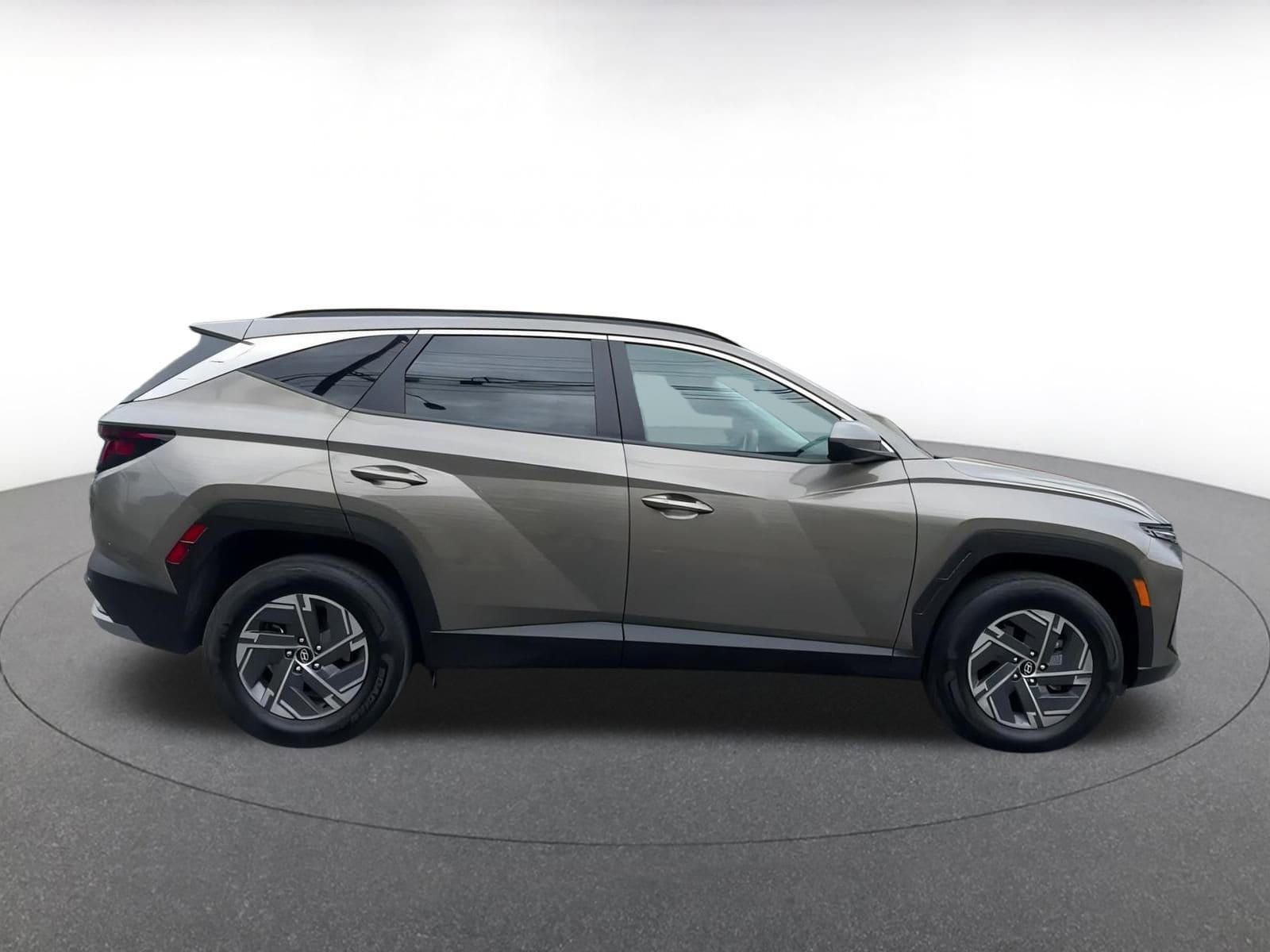Thumbnail: 2025 Hyundai Tucson - 16