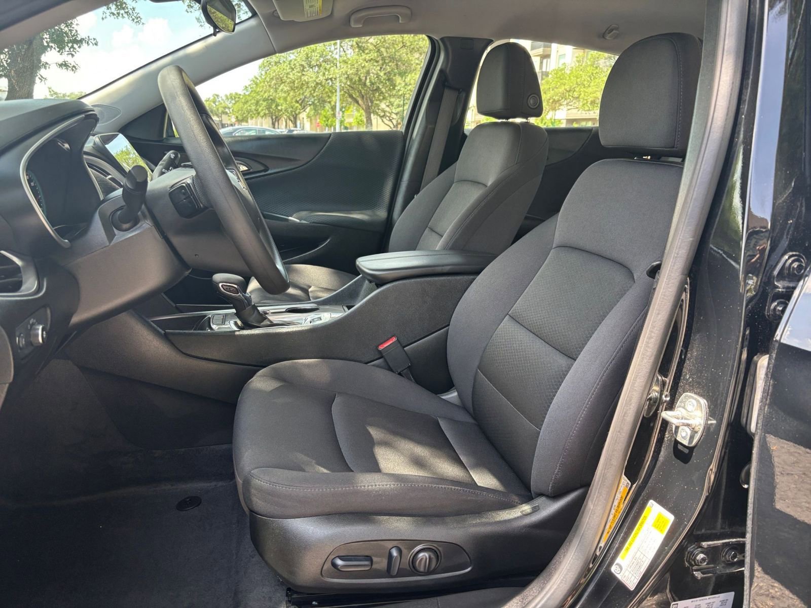 Thumbnail: 2024 Chevrolet Malibu - 21