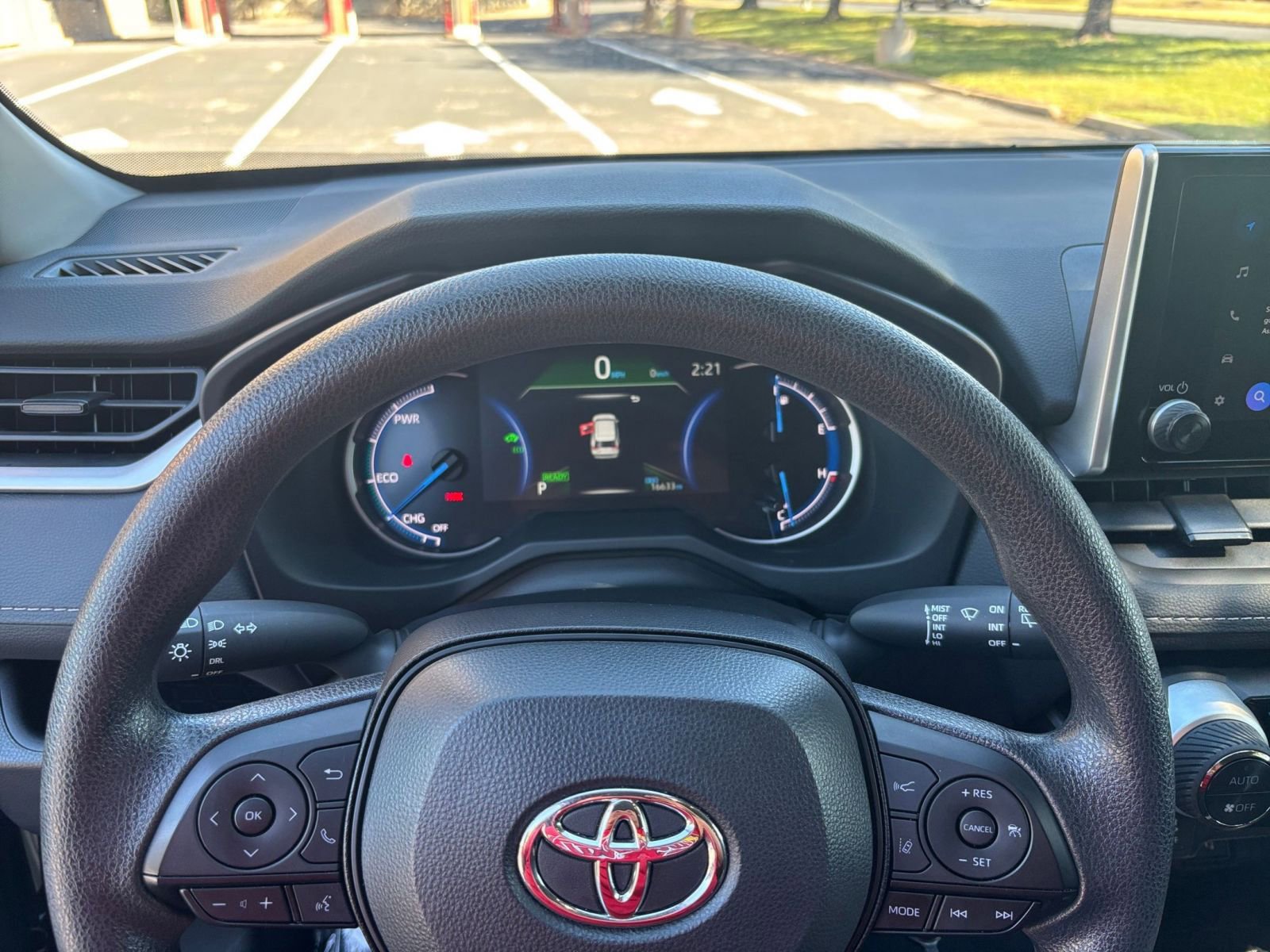 Thumbnail: 2025 Toyota RAV4 - 28