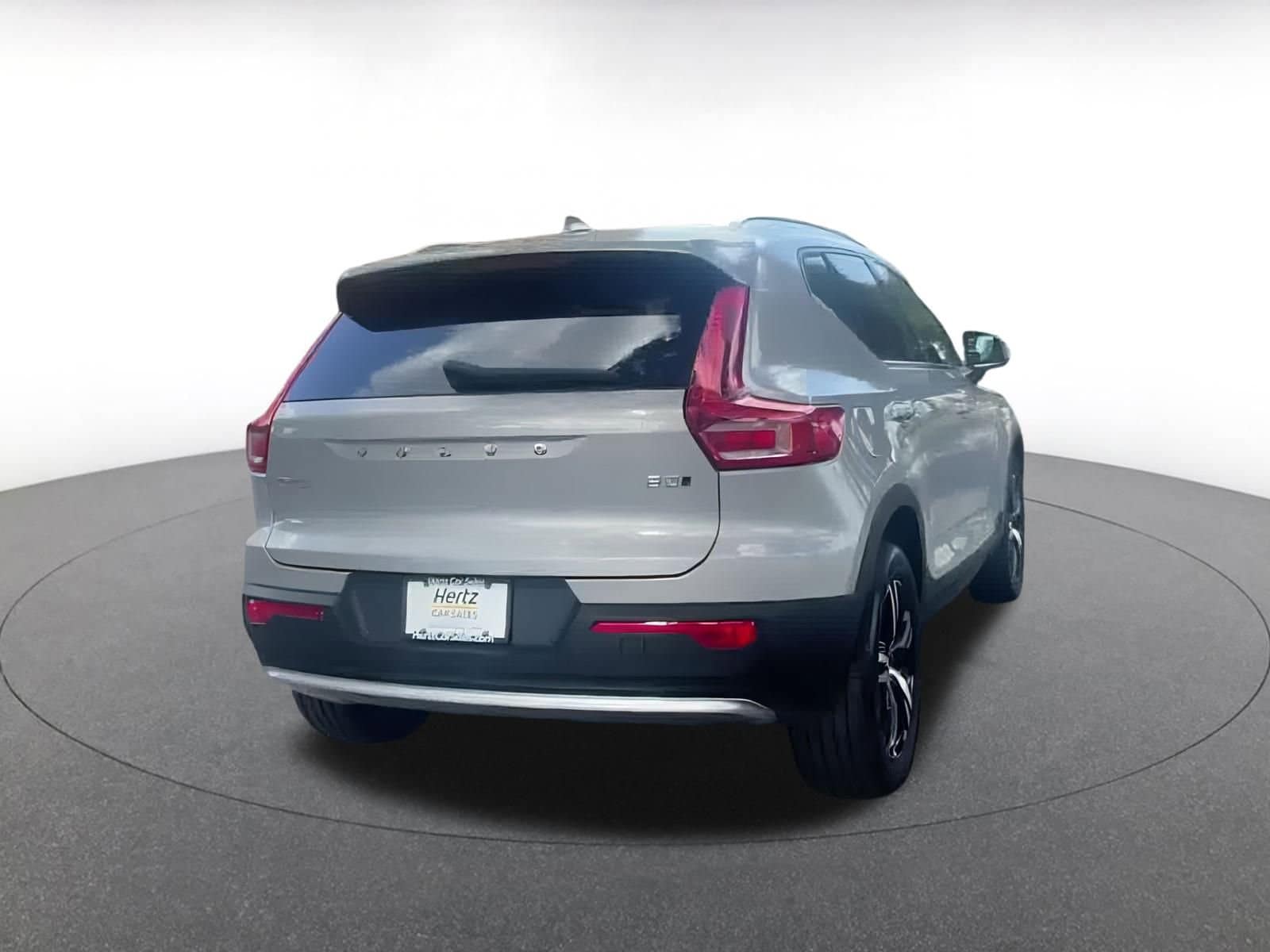 Thumbnail: 2024 Volvo XC40 - 12