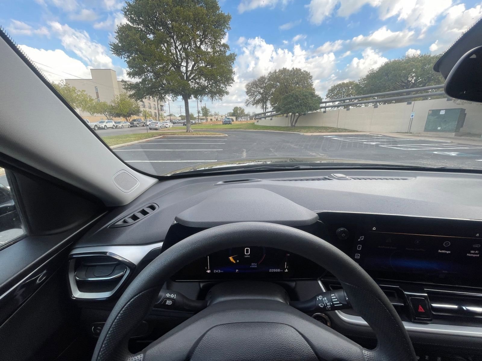 Thumbnail: 2025 Chevrolet TrailBlazer - 32