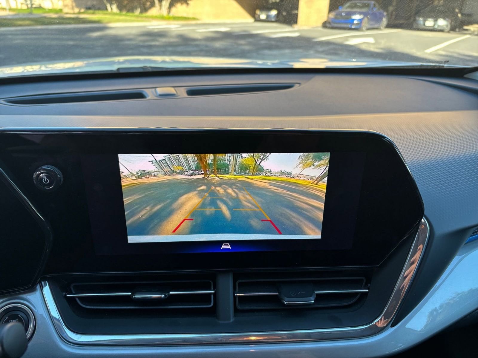 Thumbnail: 2025 Chevrolet Trax - 17