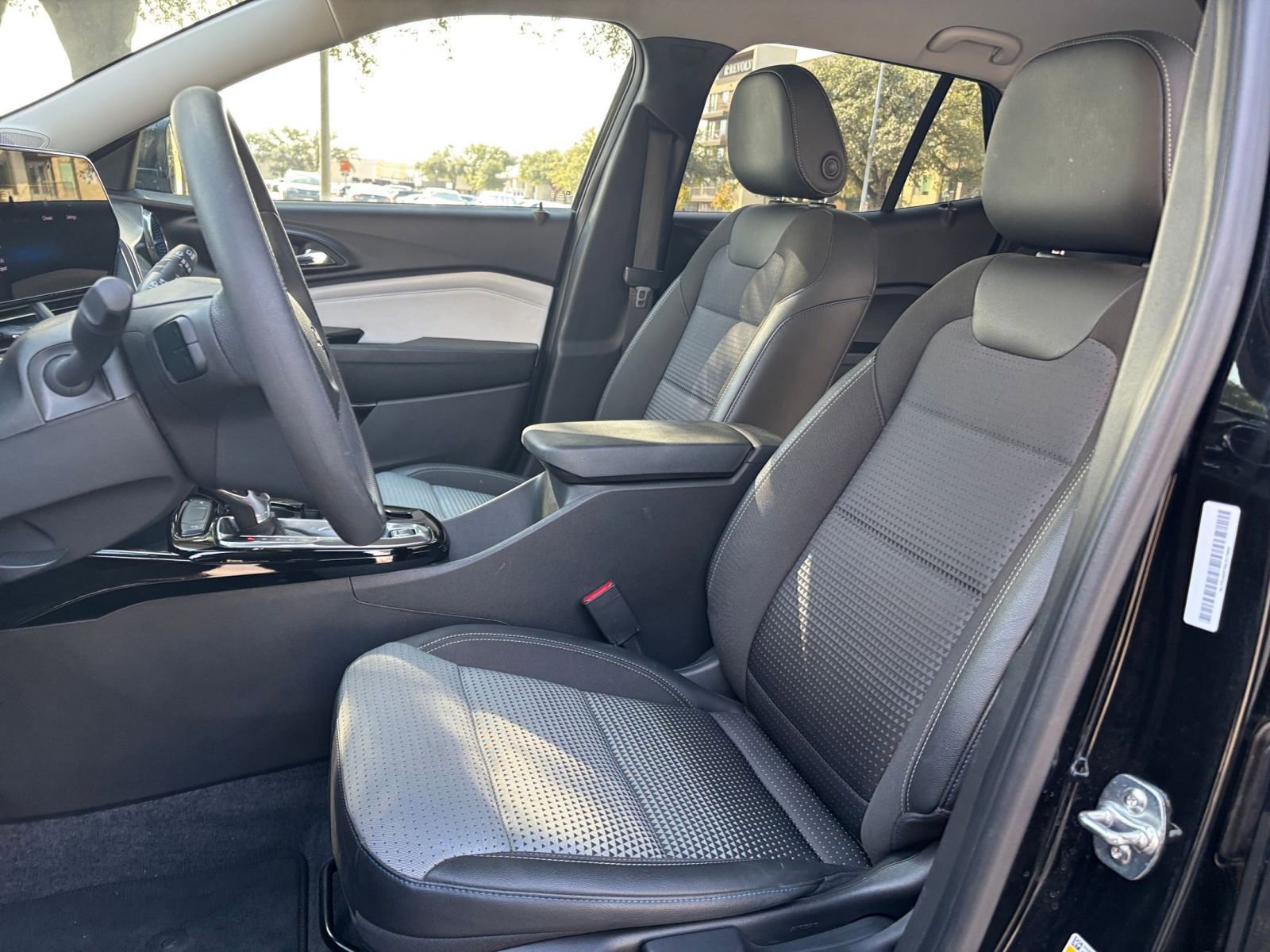 Thumbnail: 2025 Chevrolet Trax - 21