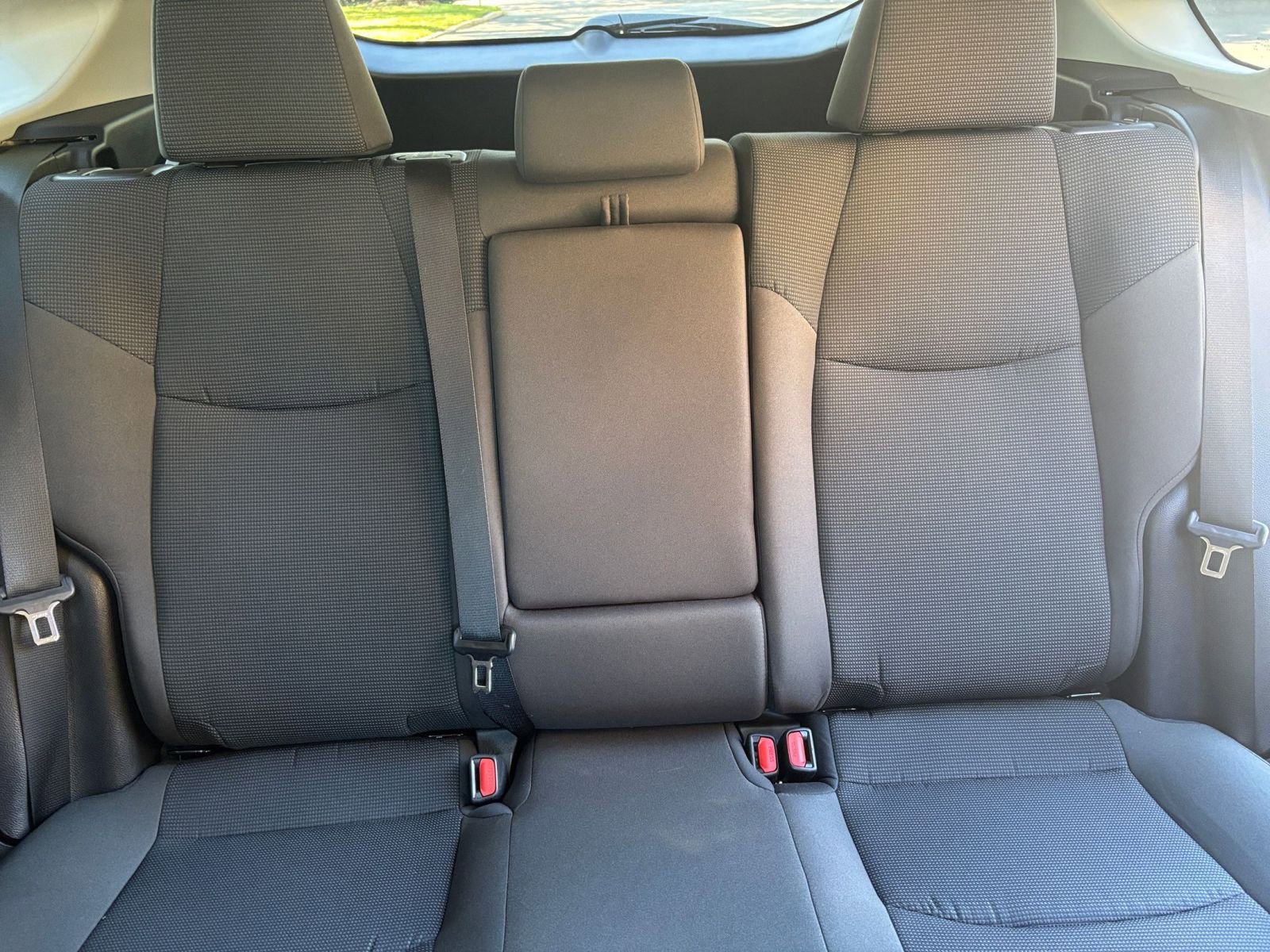 Thumbnail: 2025 Toyota RAV4 - 32