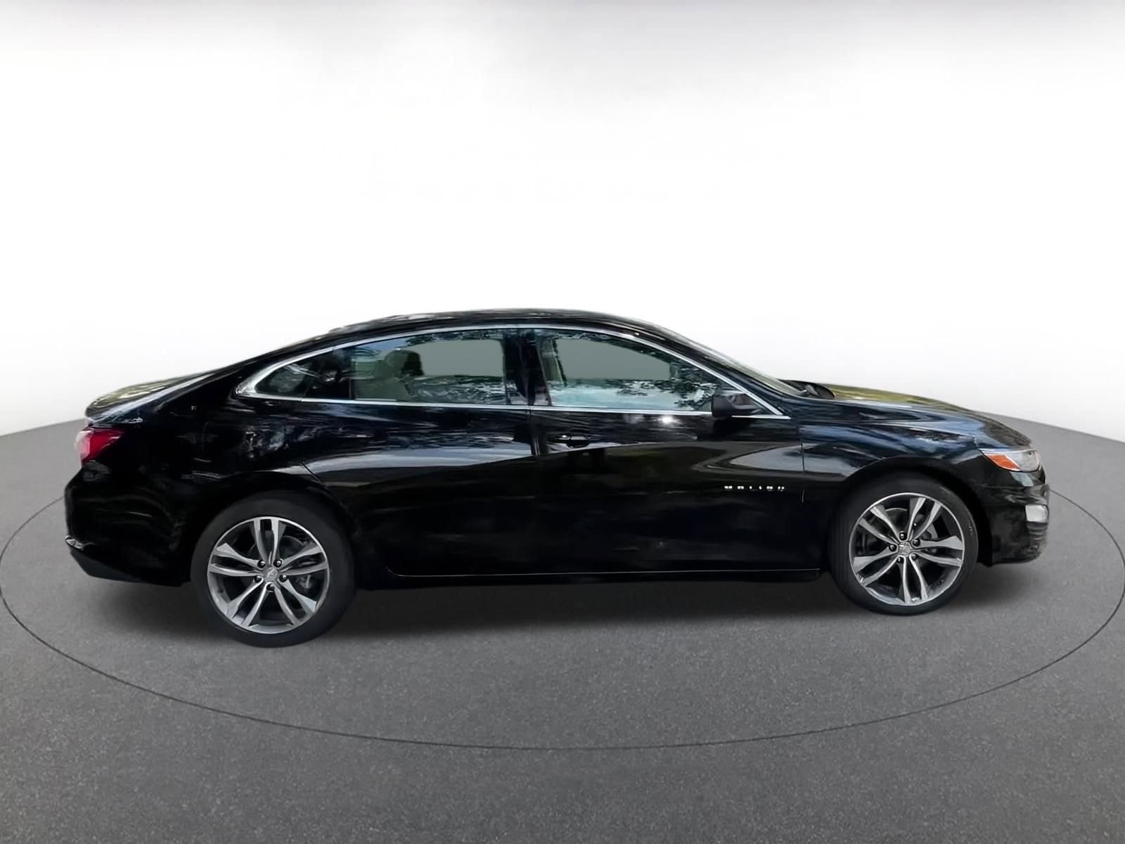 Thumbnail: 2024 Chevrolet Malibu - 15
