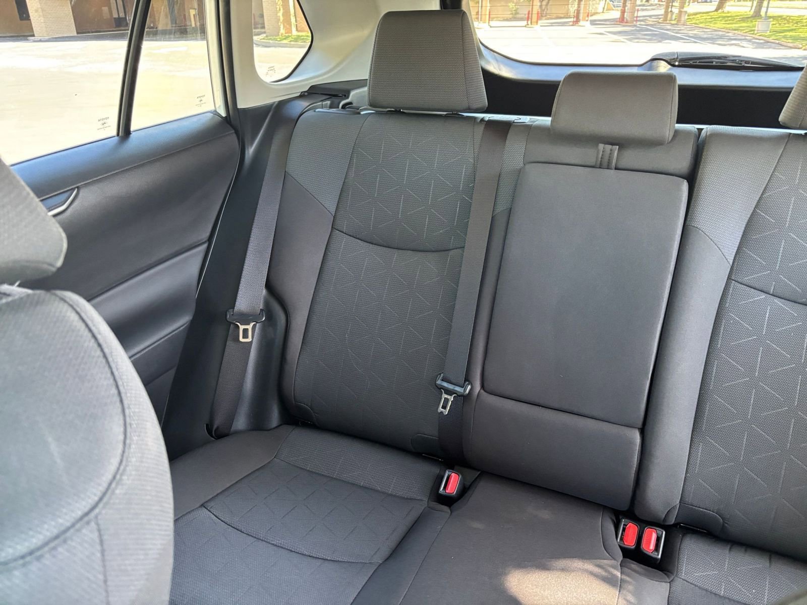 Thumbnail: 2025 Toyota RAV4 - 33