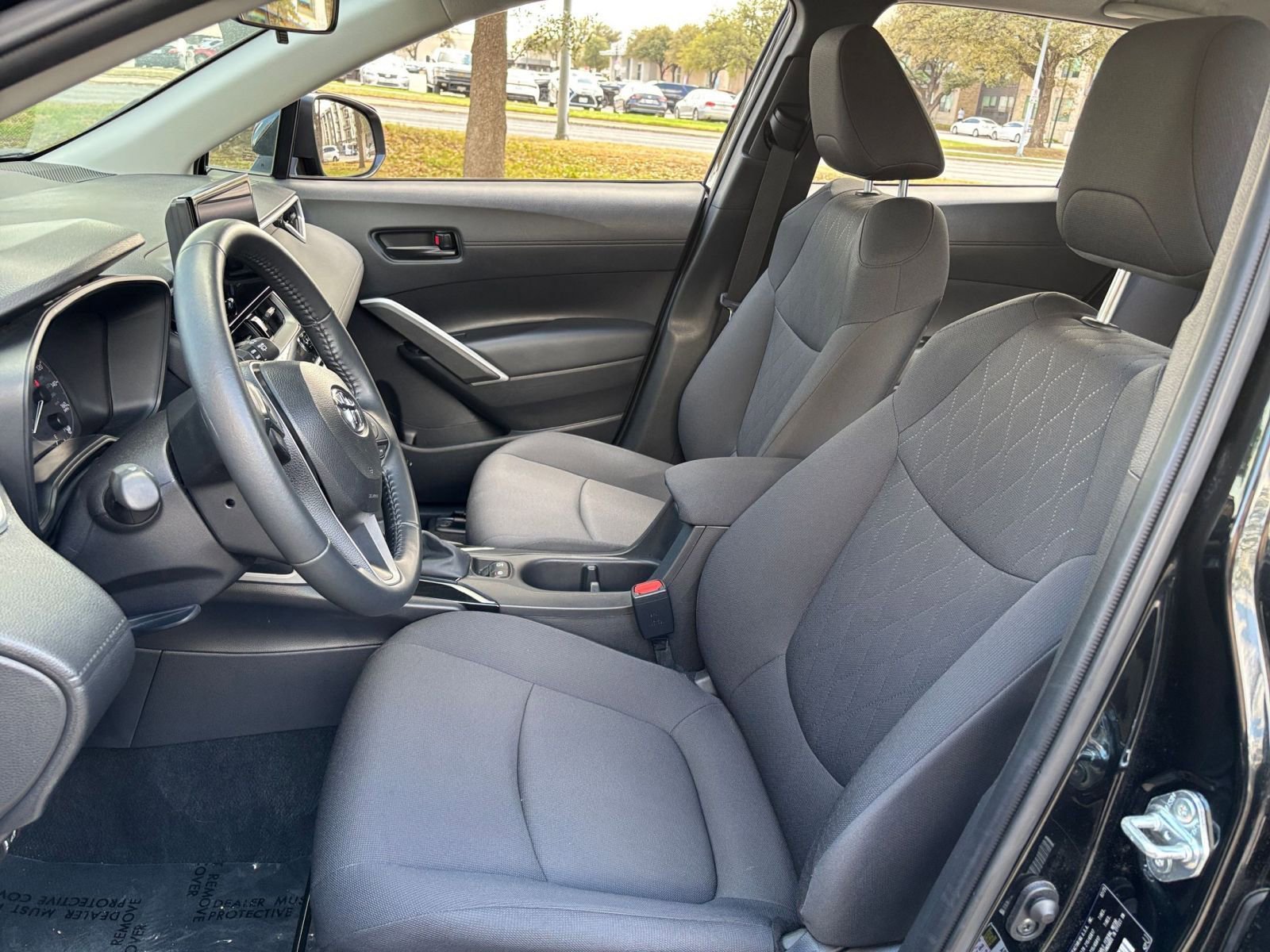 Thumbnail: 2025 Toyota Corolla Cross - 31