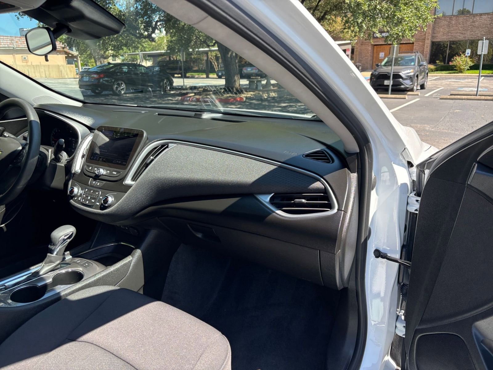 Thumbnail: 2024 Chevrolet Malibu - 35