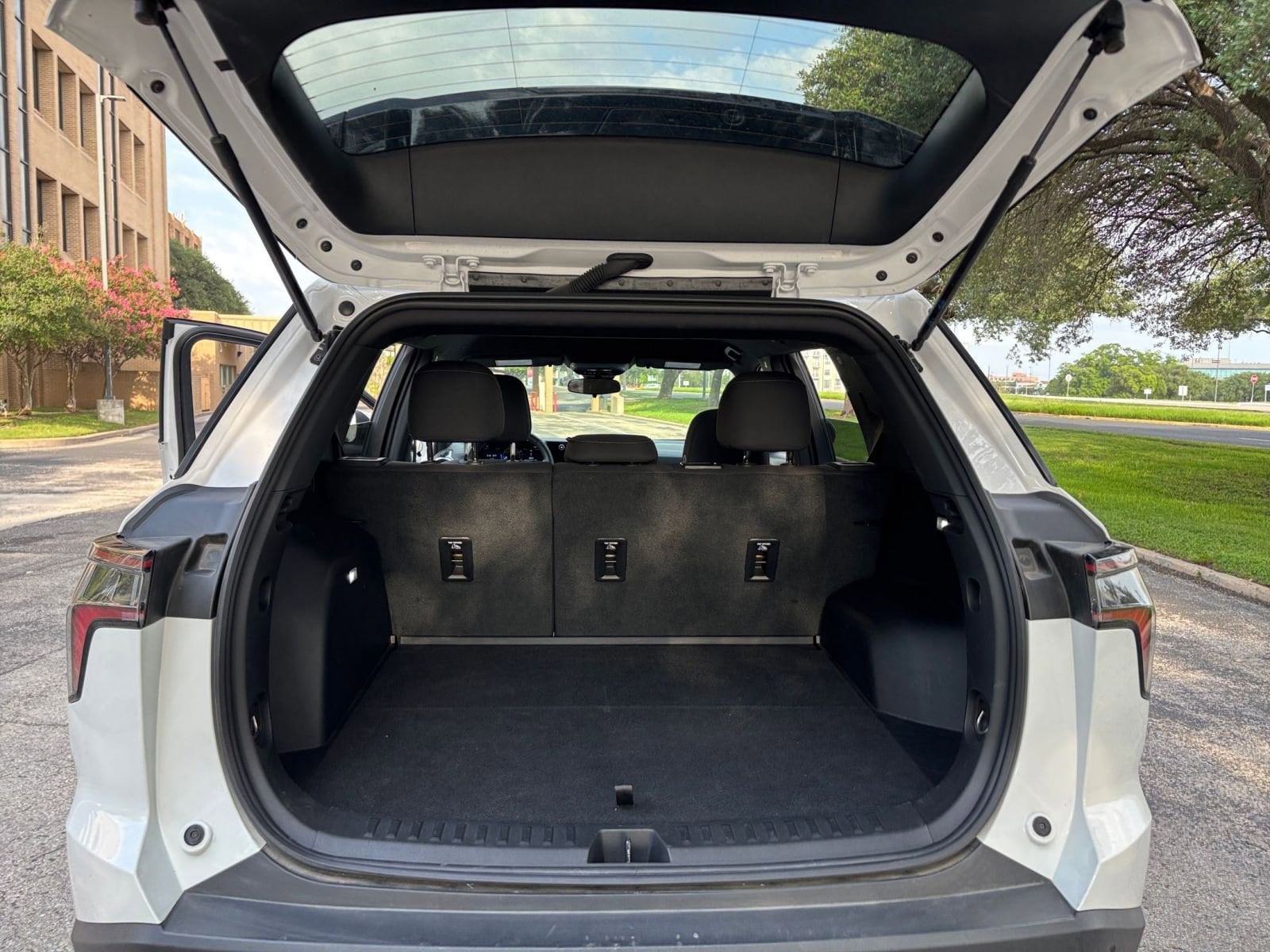 Thumbnail: 2025 Chevrolet Equinox - 26