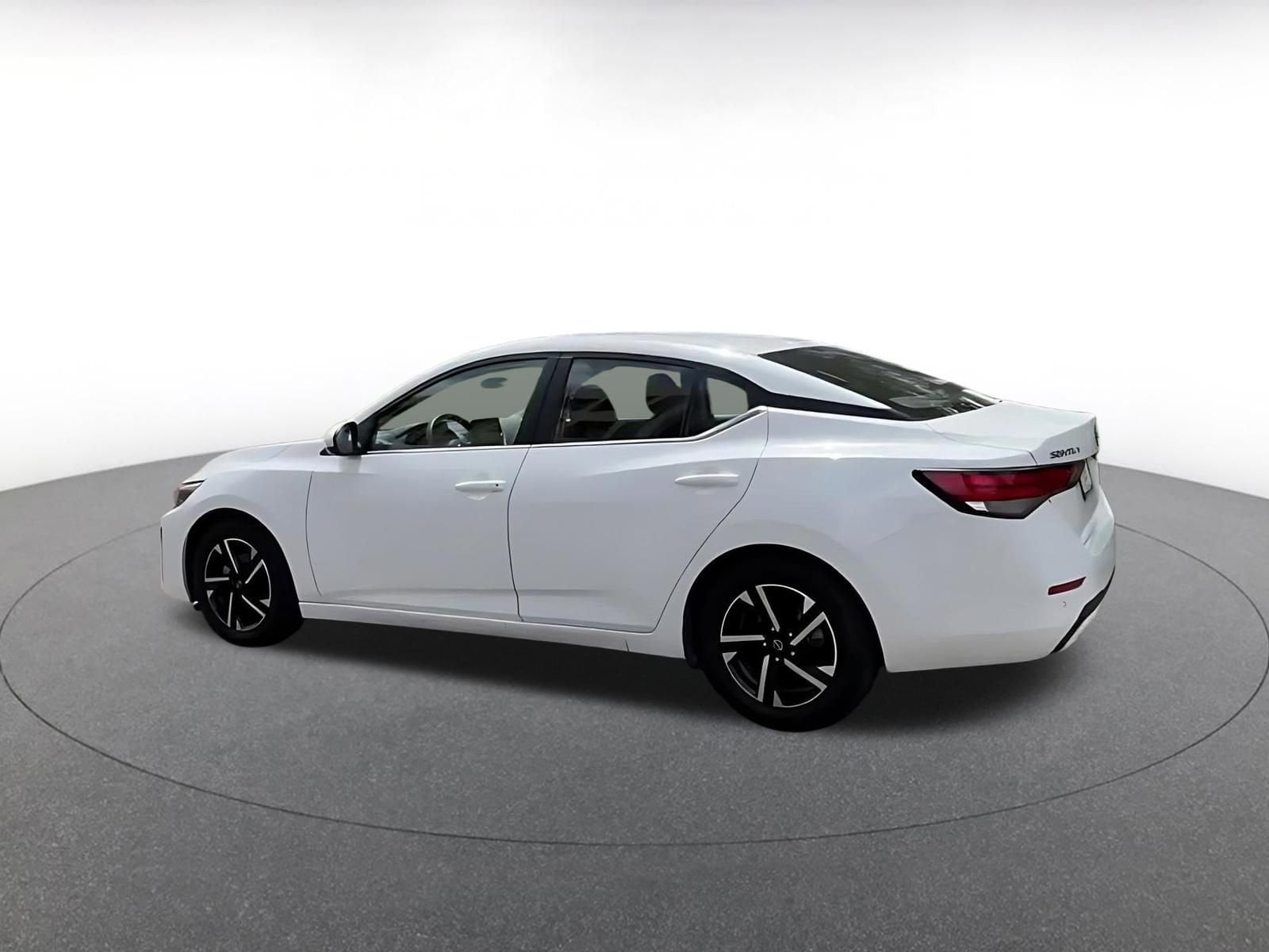 Thumbnail: 2025 Nissan Sentra - 10