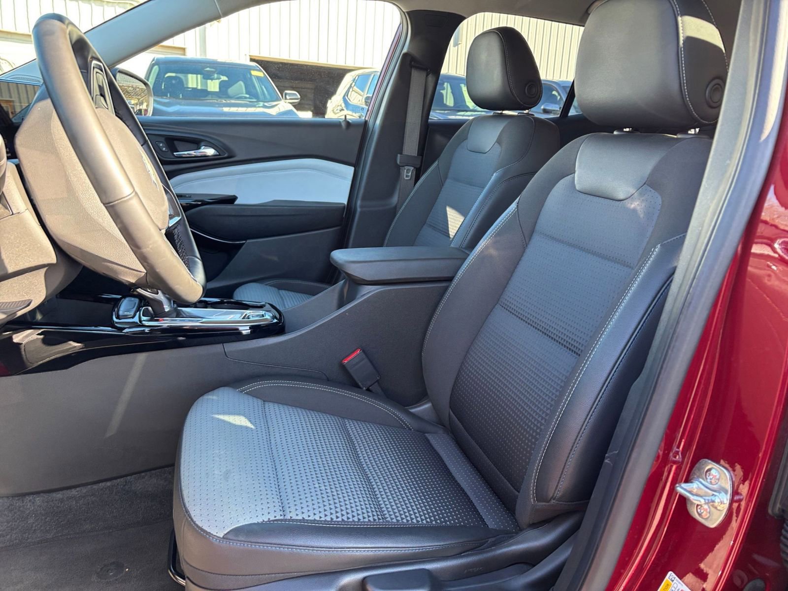 Thumbnail: 2025 Chevrolet Trax - 21