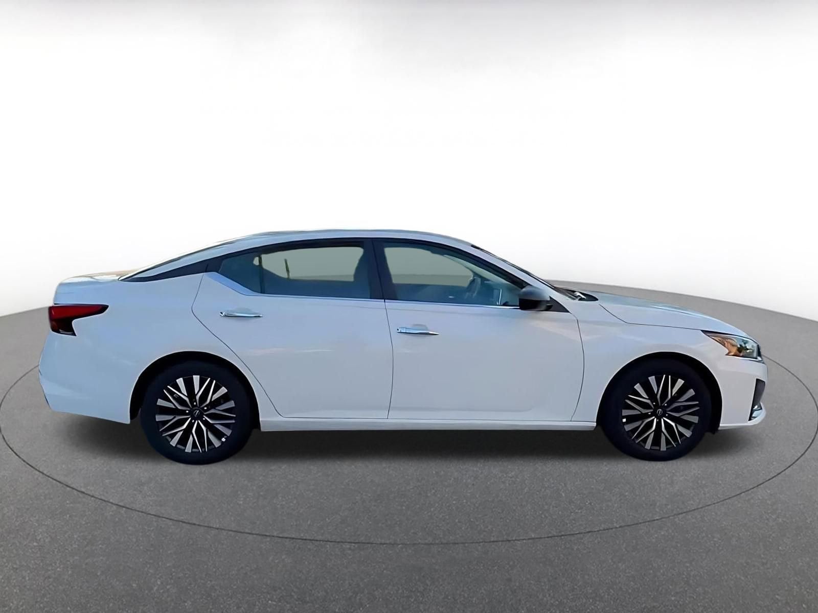 Thumbnail: 2025 Nissan Altima - 16