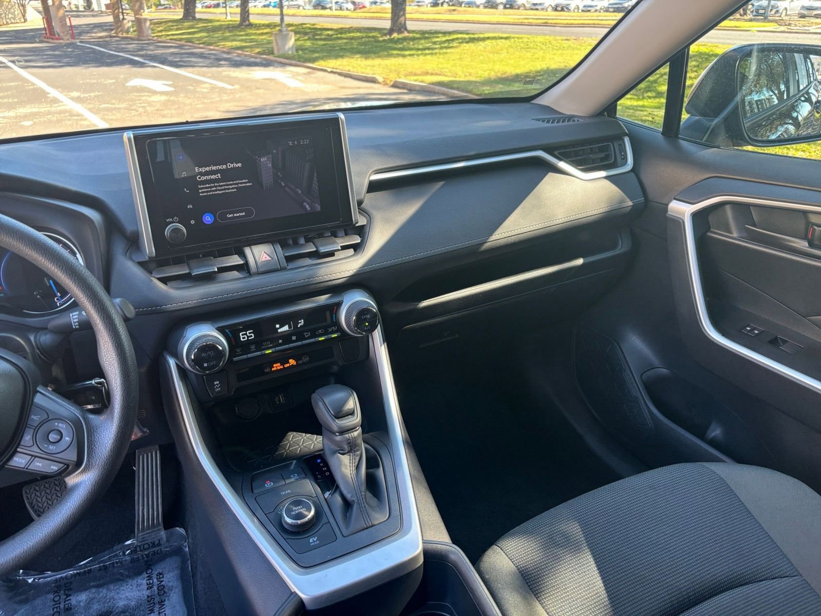 Thumbnail: 2025 Toyota RAV4 - 29