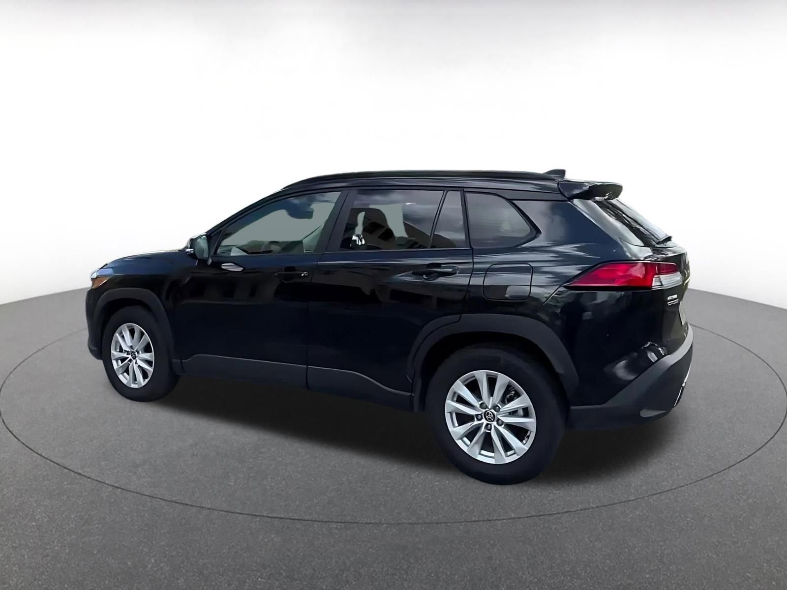 Thumbnail: 2025 Toyota Corolla Cross - 10