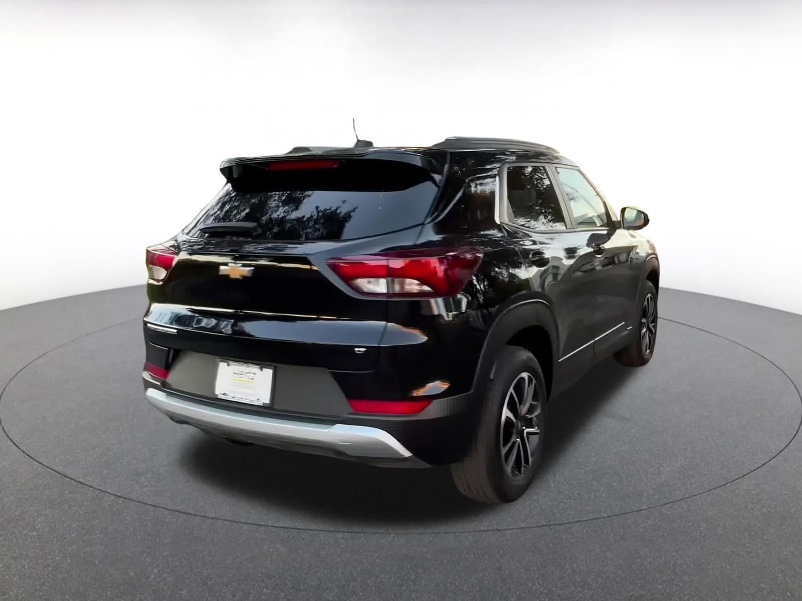 Thumbnail: 2025 Chevrolet TrailBlazer - 15