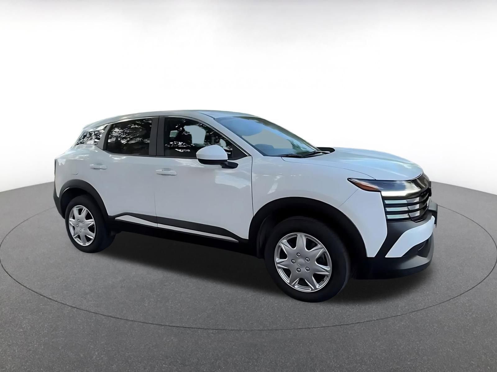 Thumbnail: 2025 Nissan Kicks - 2
